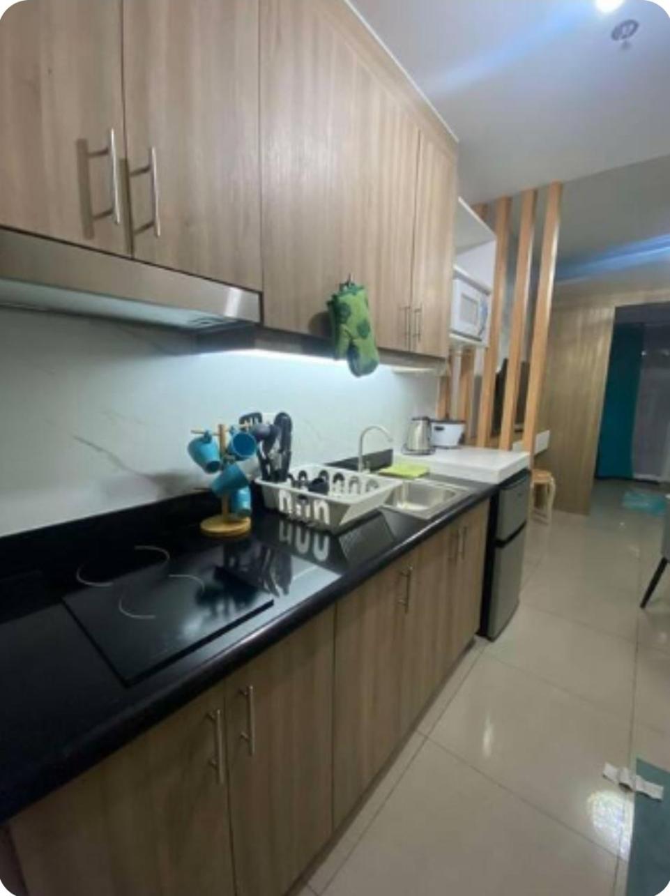 Modern Comfort At Shore 2 Moa Apartment Manila
