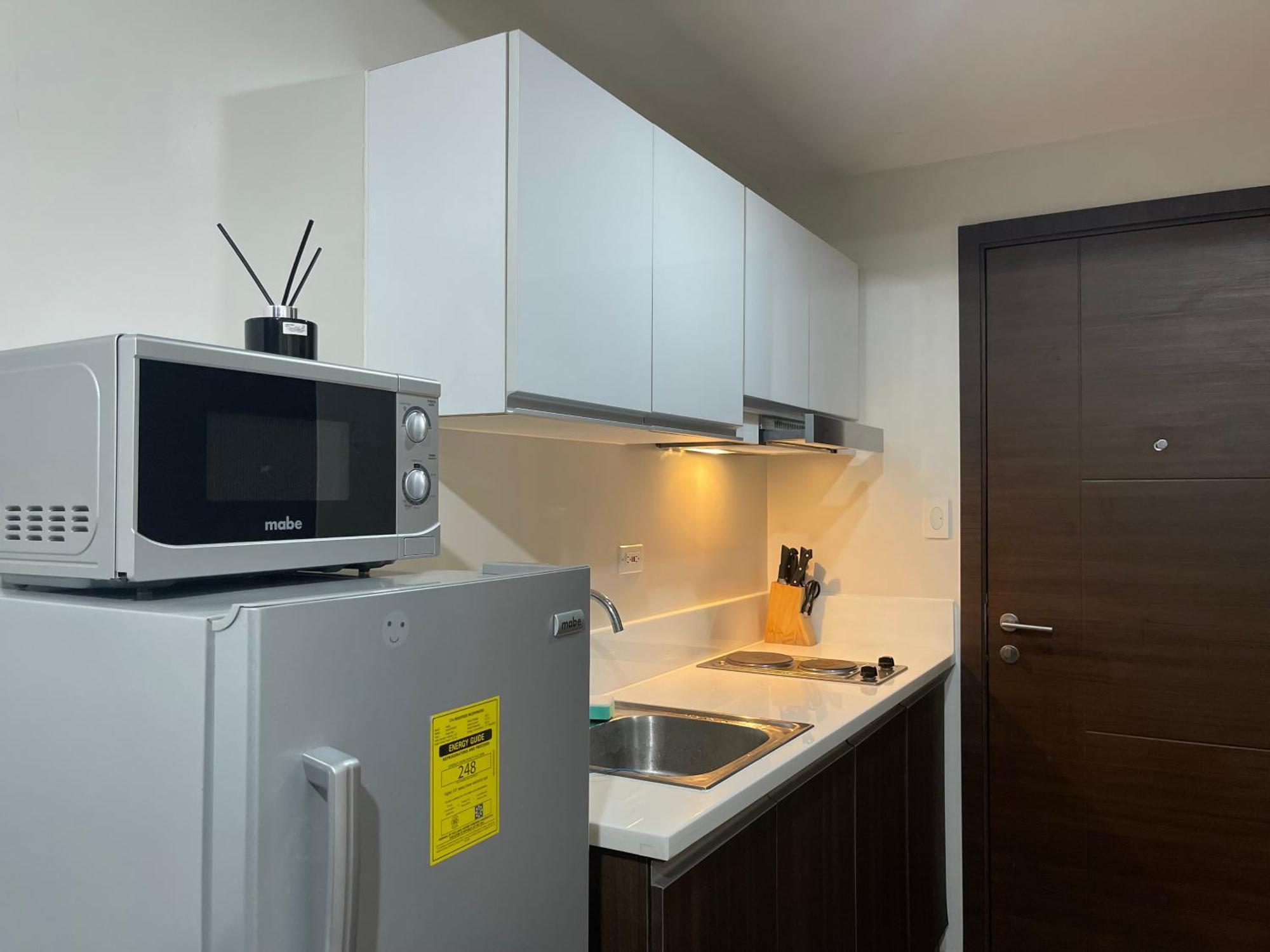 1 Bedroom W Balcony In Air Makati Apartment