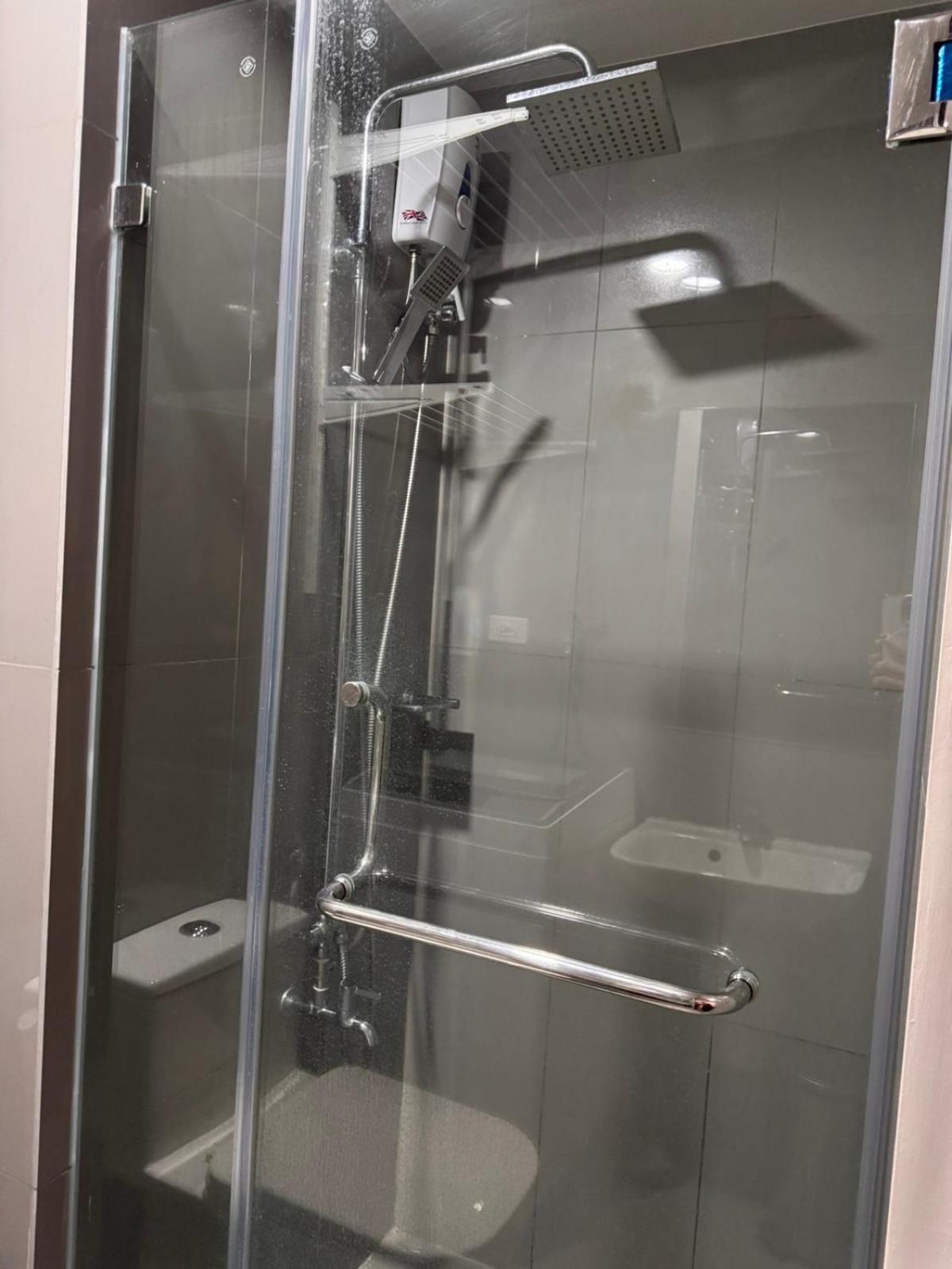 1 Bedroom W Balcony In Air Makati * Manila