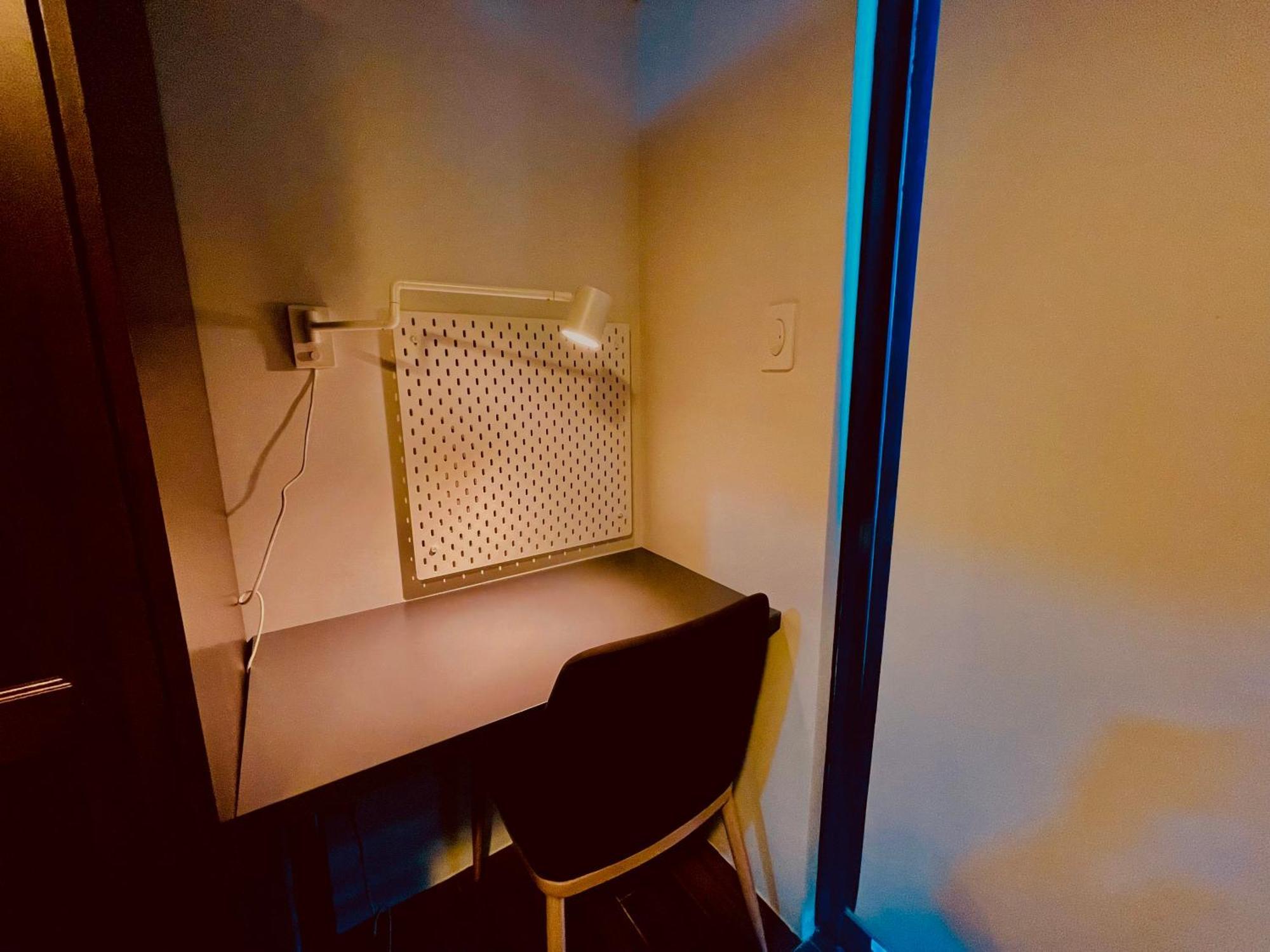 1 Bedroom W Balcony In Air Makati Apartment
