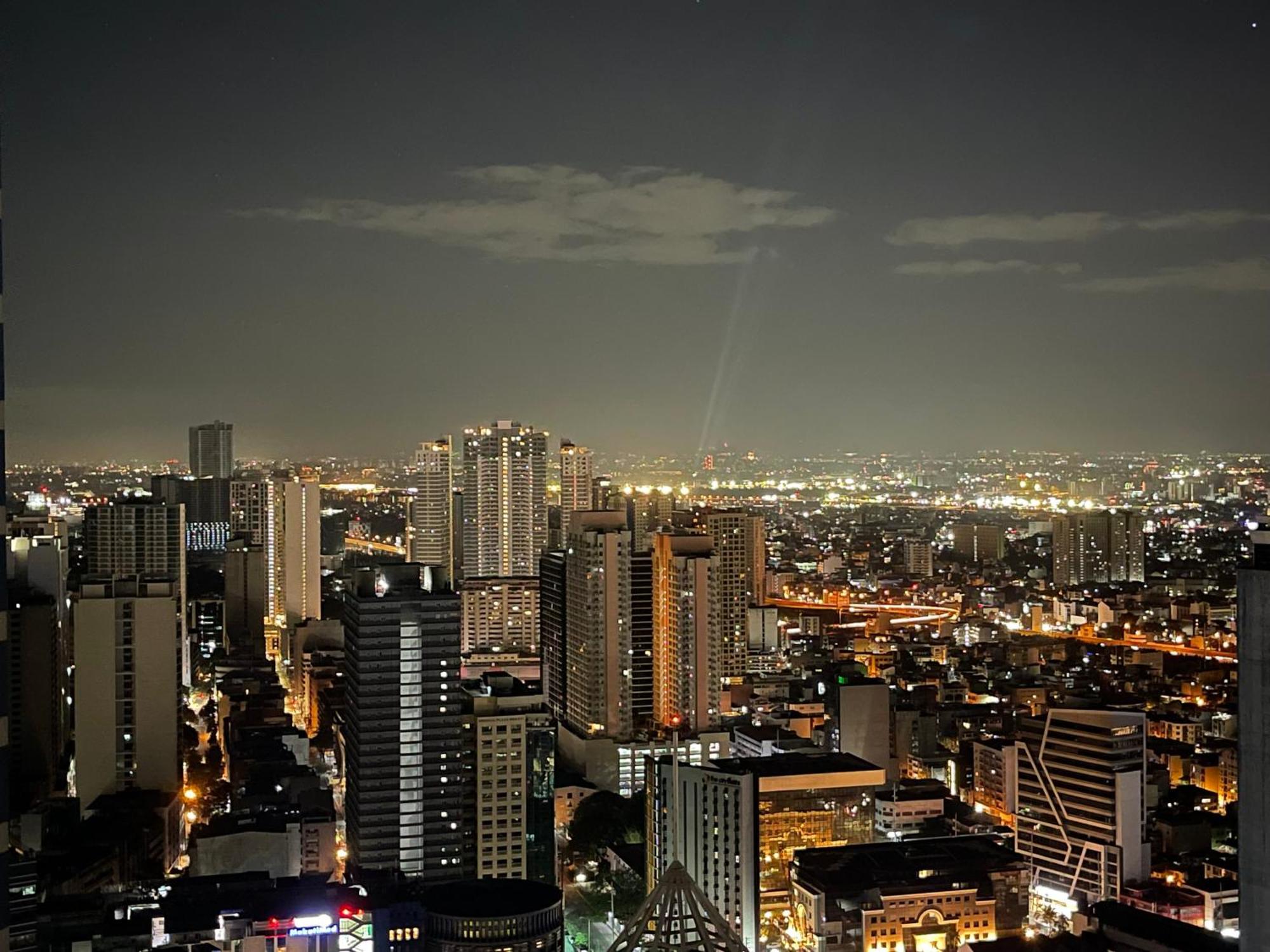 Apartment 1 Bedroom W Balcony In Air Makati