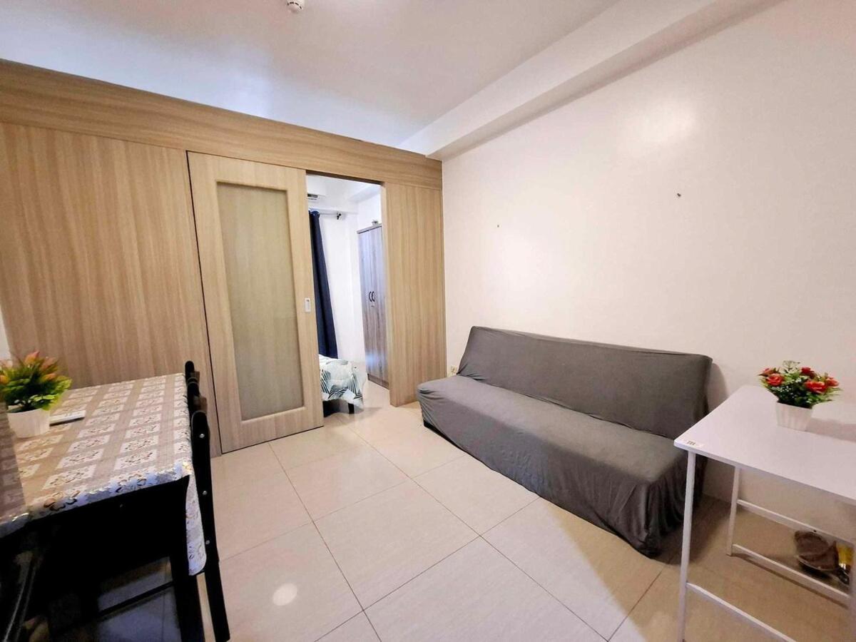 Apartment Wooden Style Amenities View Manila
