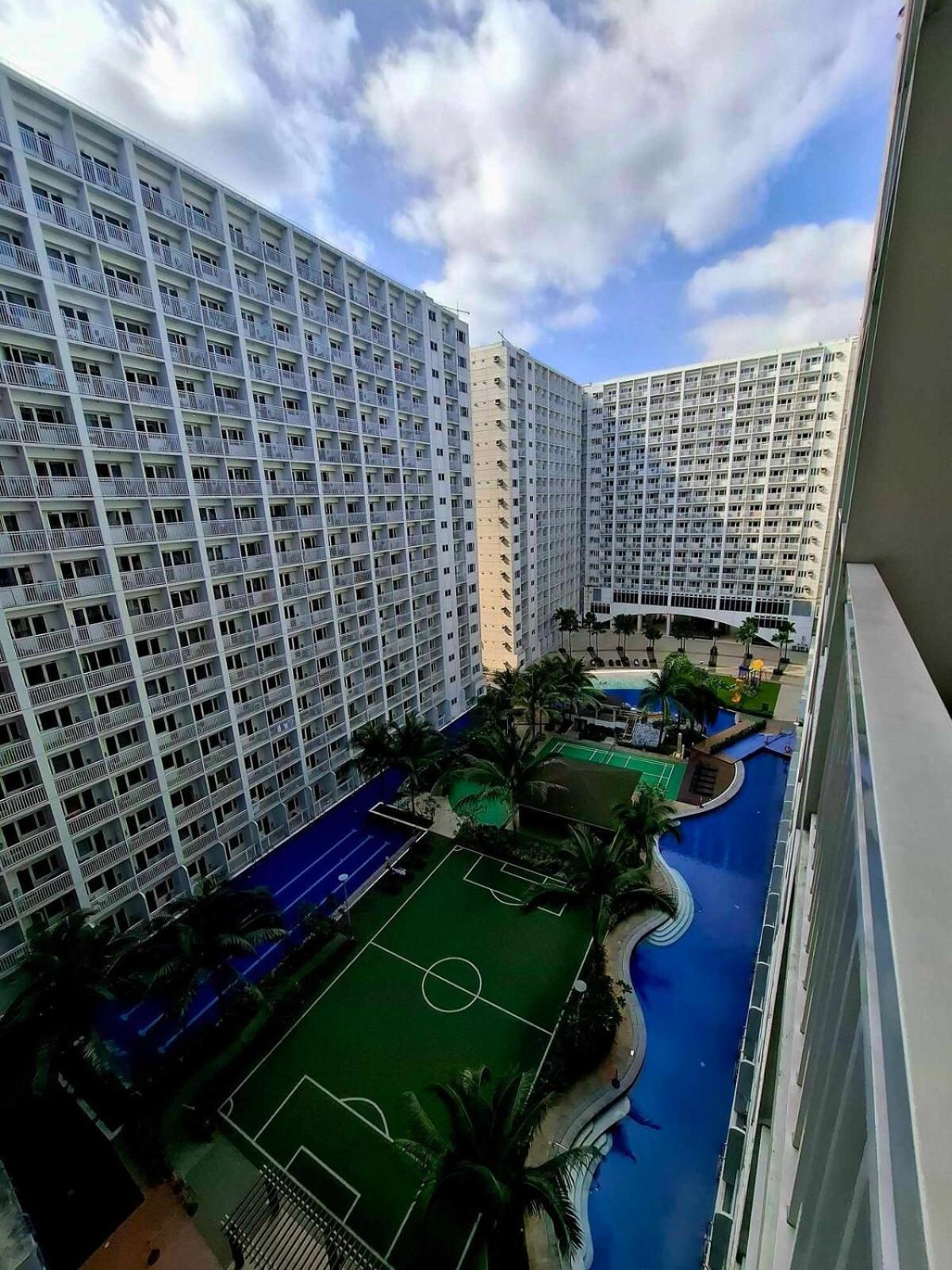 Apartment Wooden Style Amenities View Manila