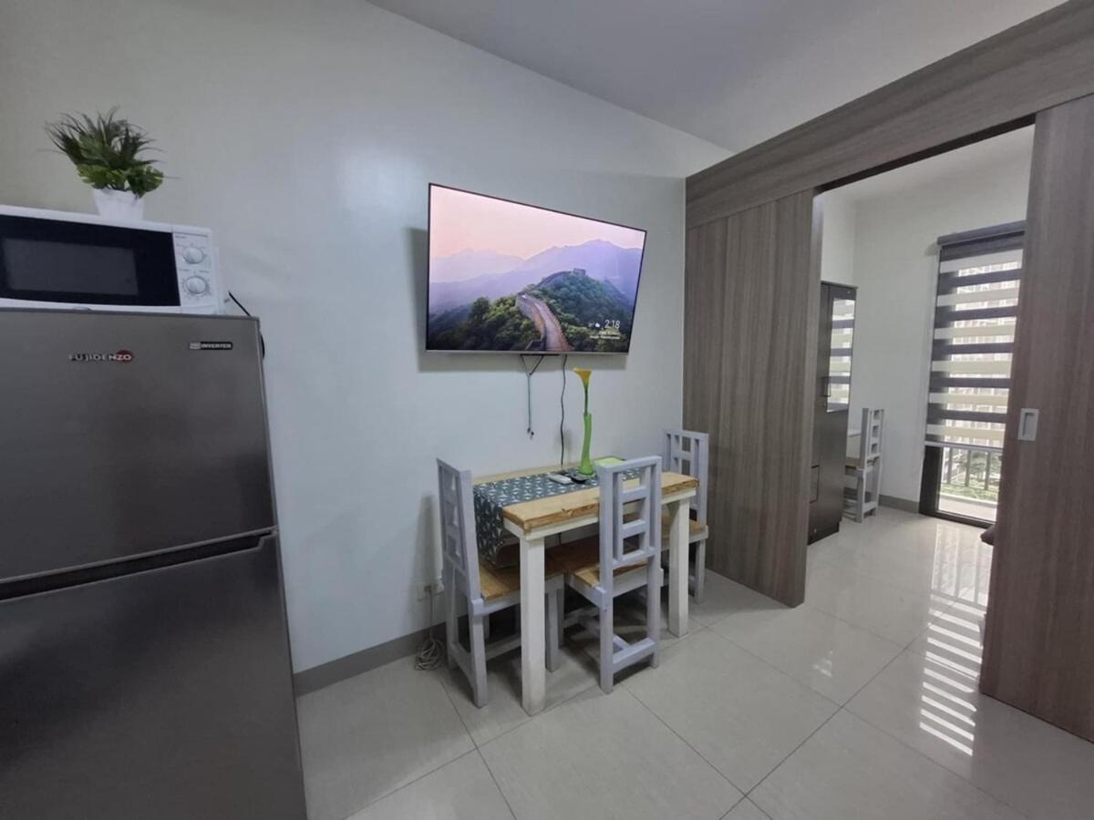 Spacious Big With Pool View Apartment Manila