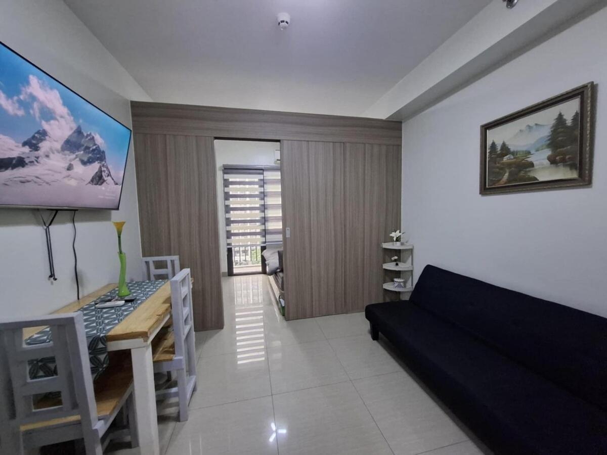 Spacious Big With Pool View Apartment Manila