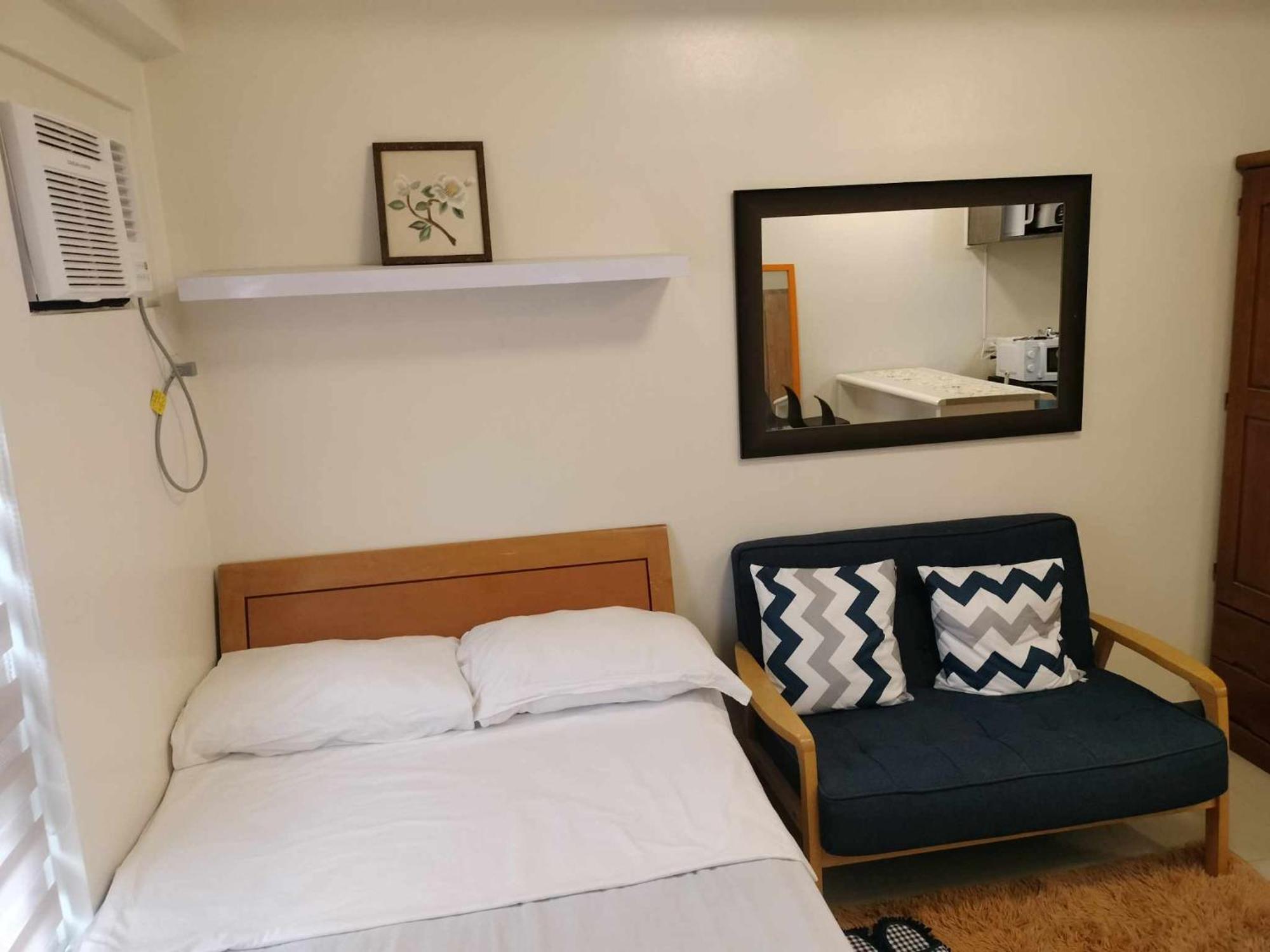 7 By Filinvest Apartment *