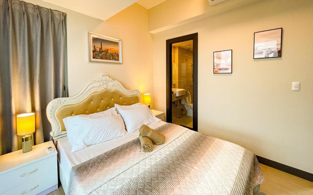 Cozy 2br In Uptown Bgc With Ps4 And Walking Distance To Malls And Restaurants * Manila