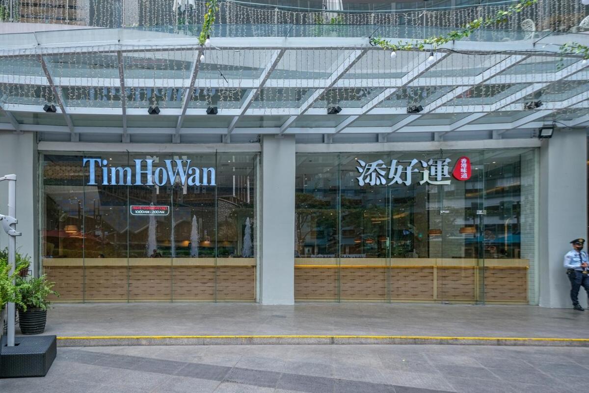 Cozy 2br In Uptown Bgc With Ps4 And Walking Distance To Malls And Restaurants Manila