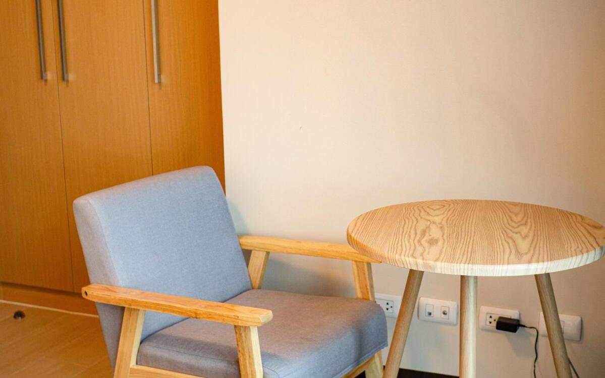 Cozy 2br In Uptown Bgc With Ps4 And Walking Distance To Malls And Restaurants Apartment *