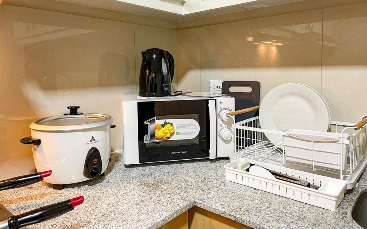 Cozy 2br In Uptown Bgc With Ps4 And Walking Distance To Malls And Restaurants Apartment *