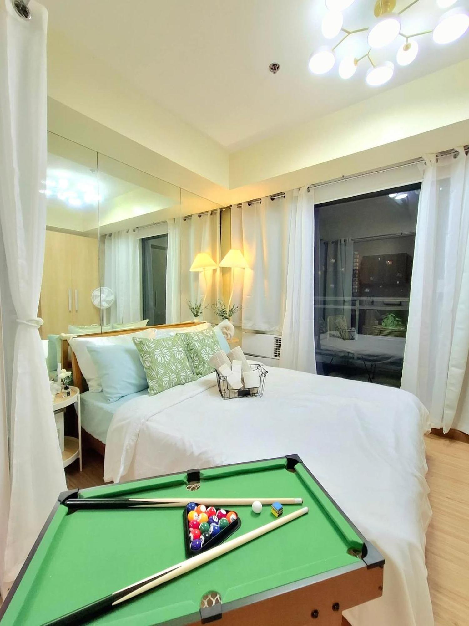 Azure Condotel And In The Apartment