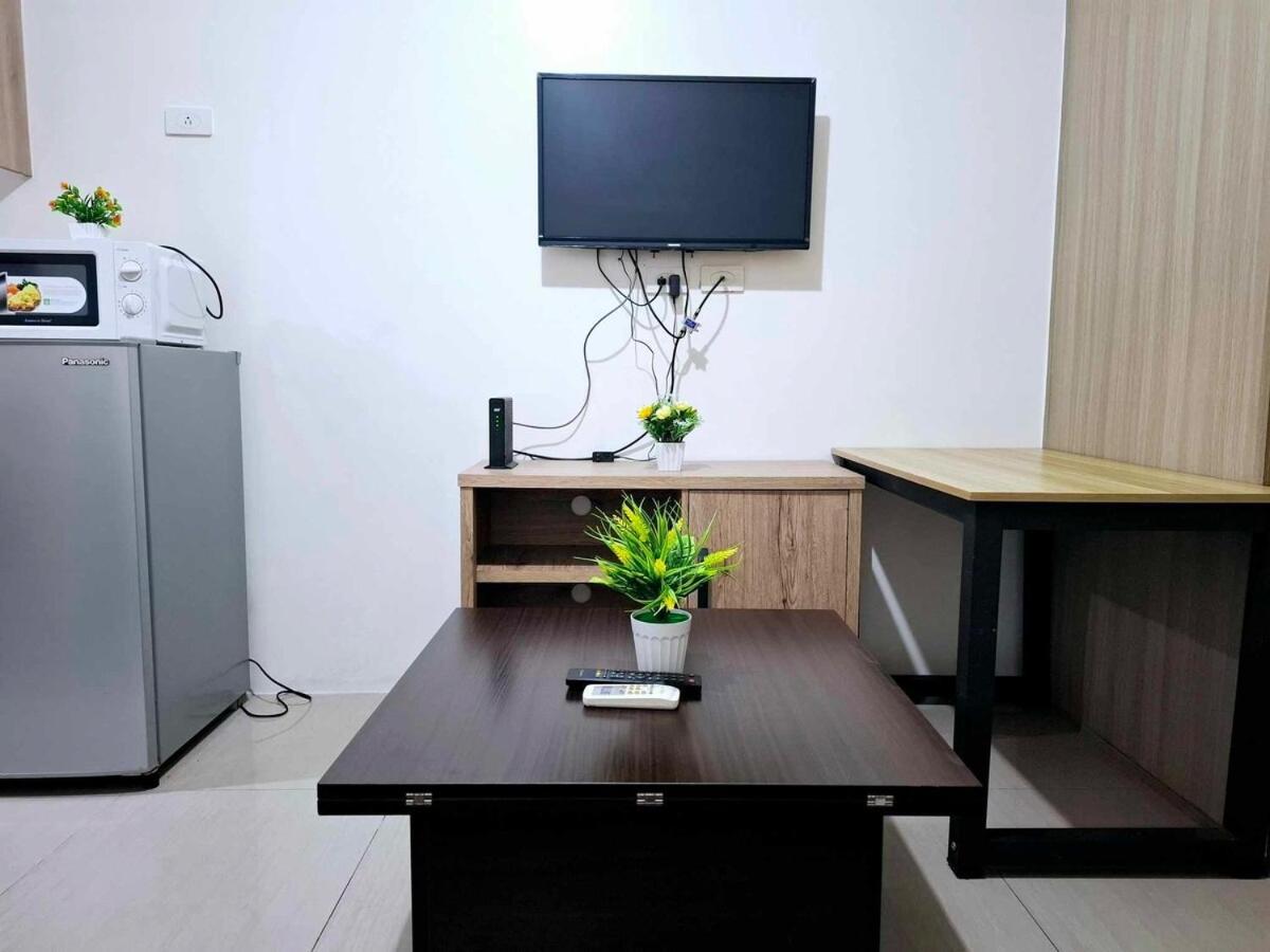 Apartment Wood Haven Seaside View Bedroom Manila