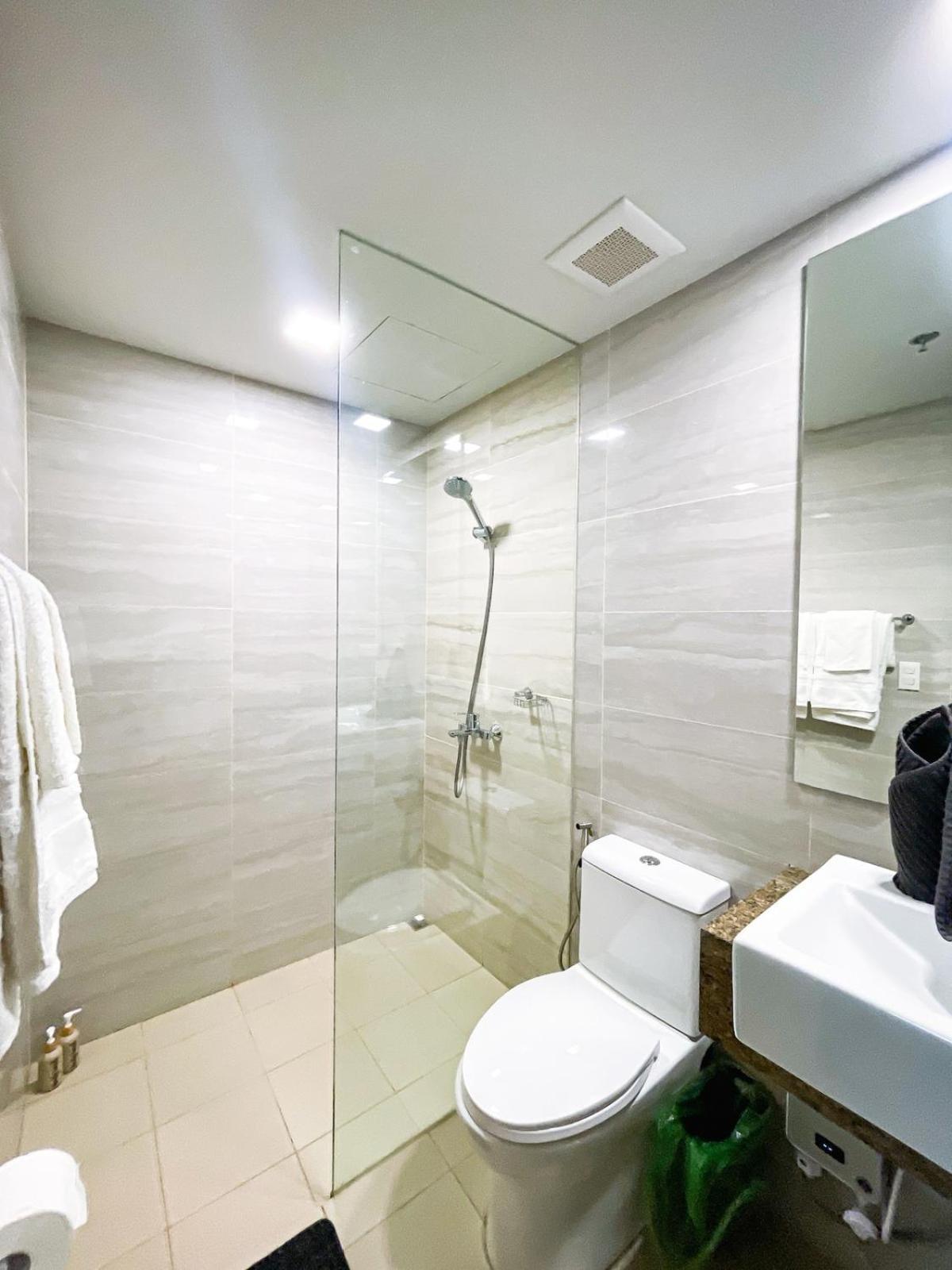 Apartment Spacious 1br Near Okada, Solaire, Airport Manila