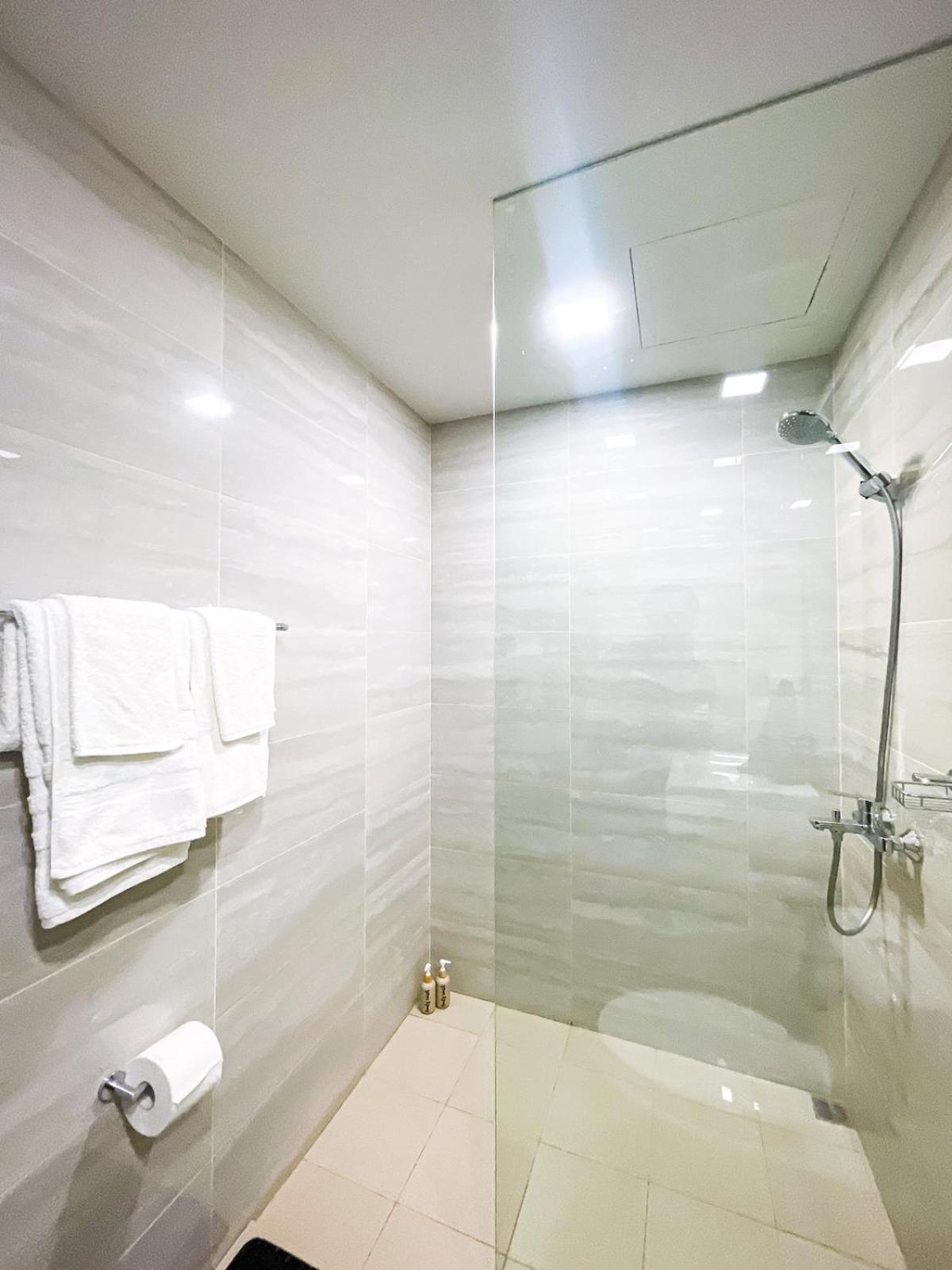 Spacious 1br Near Okada, Solaire, Airport