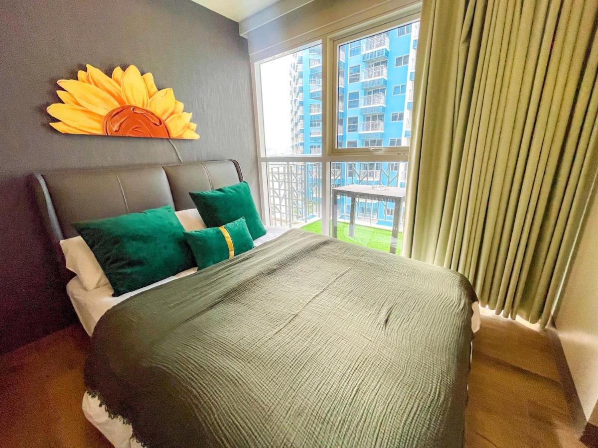 Cozy 2br Near Airport & Okada, Infinity Pool Apartment Manila