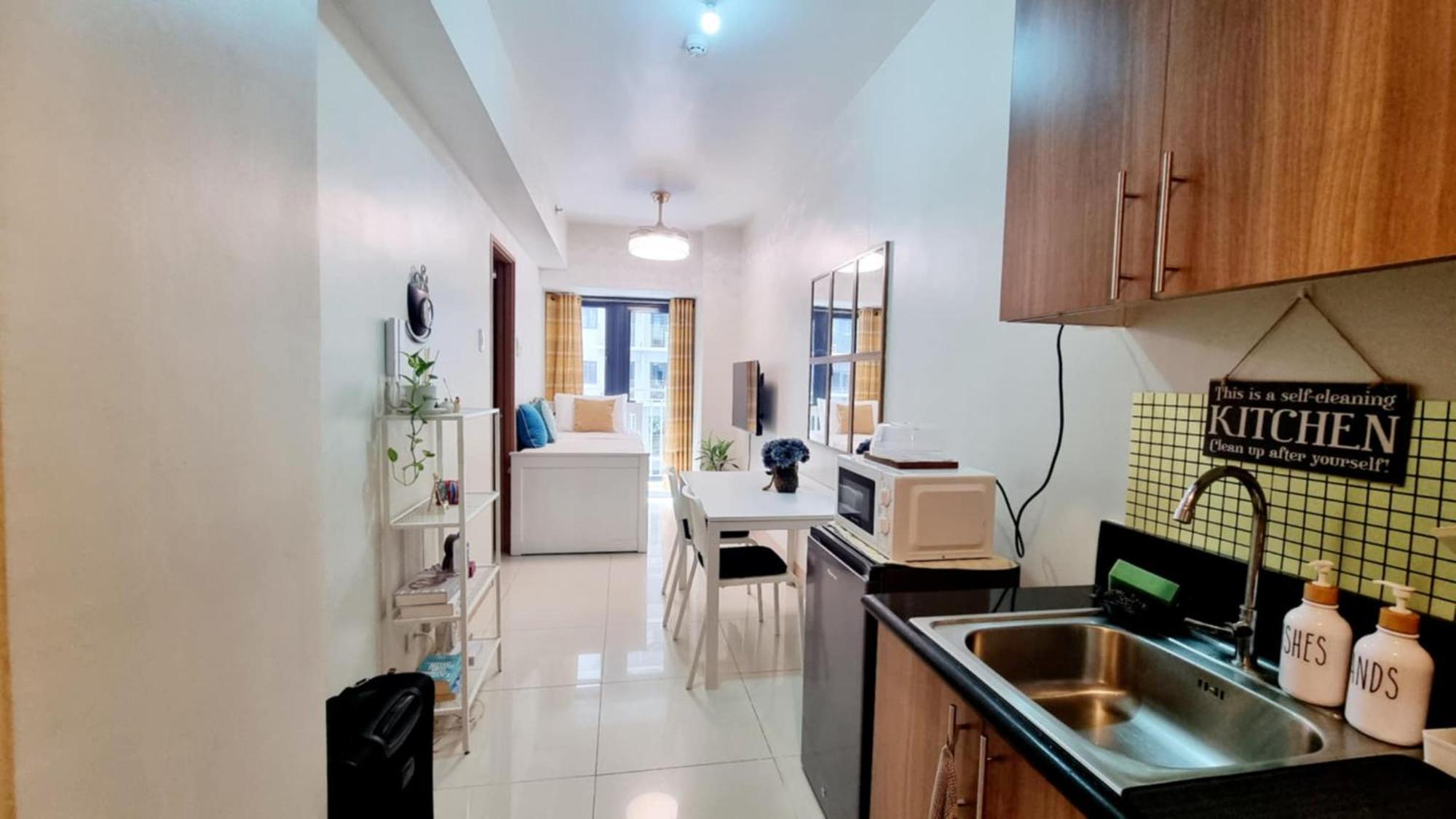 Apartment Shore 3 Residences Mall Of Pool View Netflix Free Wifi Manila