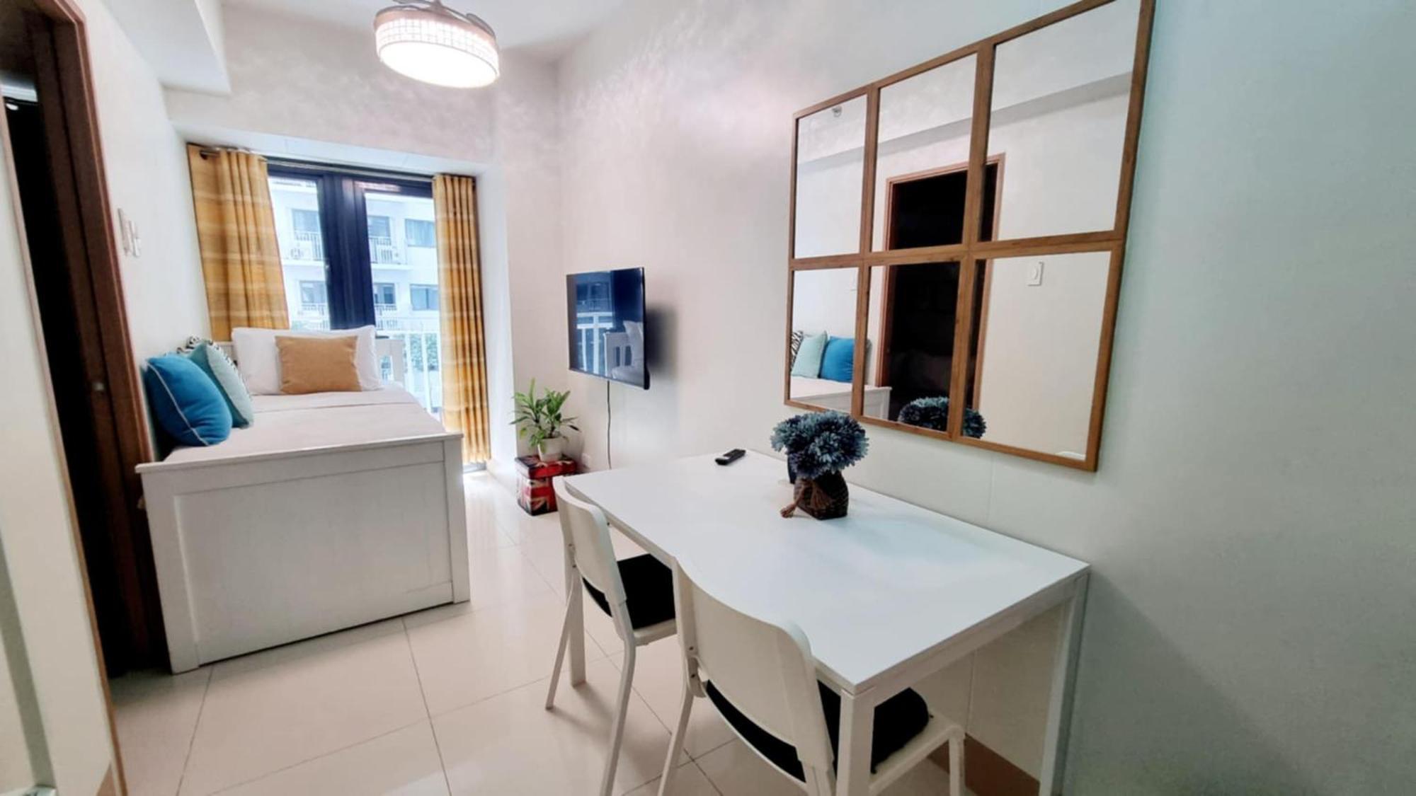 Shore 3 Residences Mall Of Pool View Netflix Free Wifi Apartment Manila