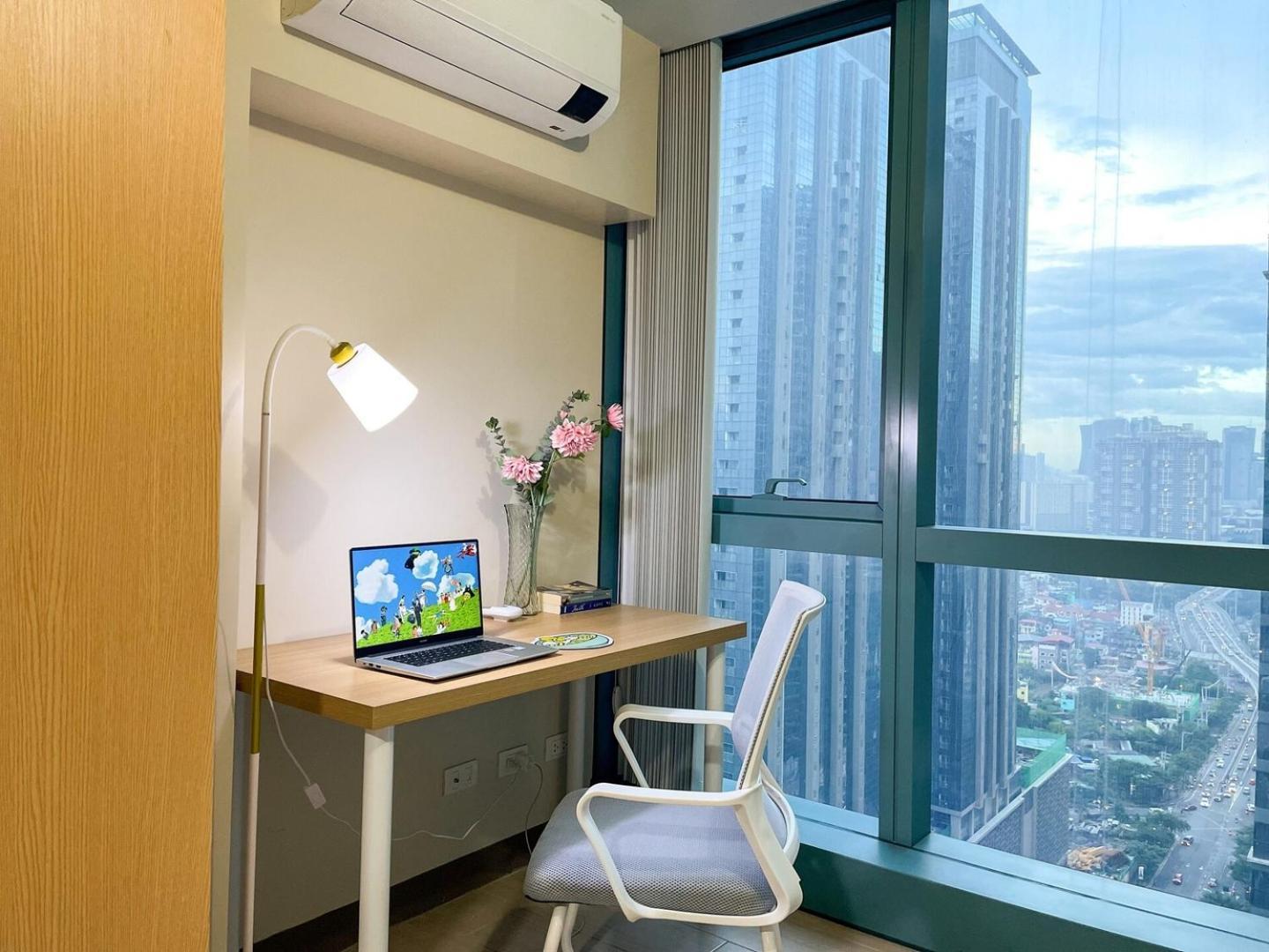 Bgc Staycation Across Uptown Mall #oursw29f *