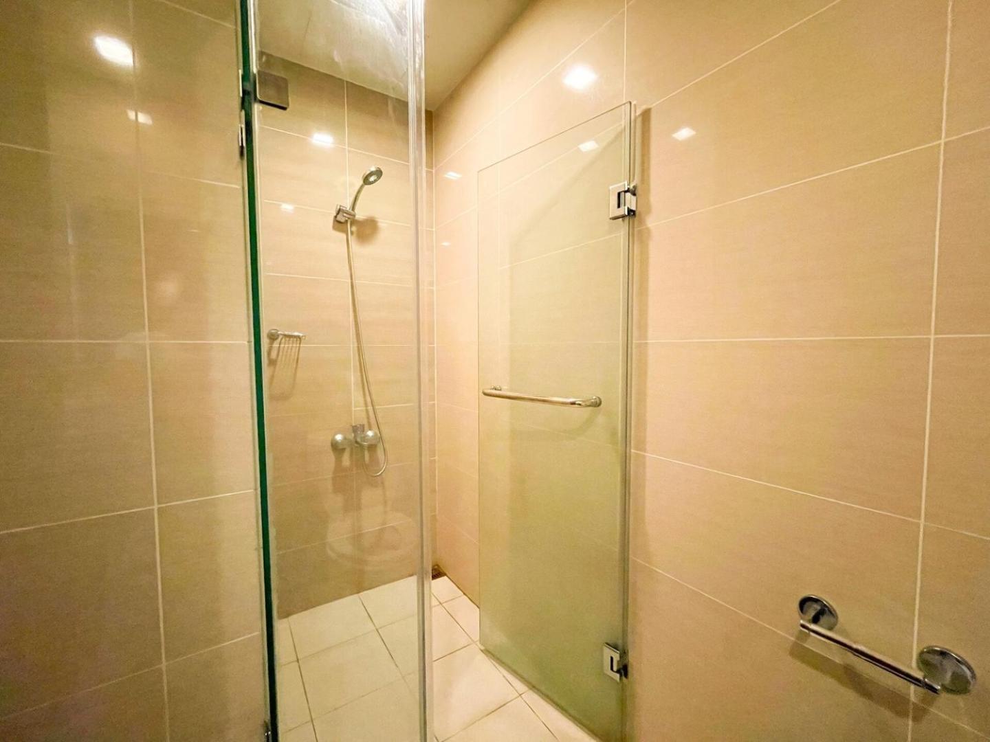 Premium Bgc Staycation, Uptown Area #ournw27b * Manila