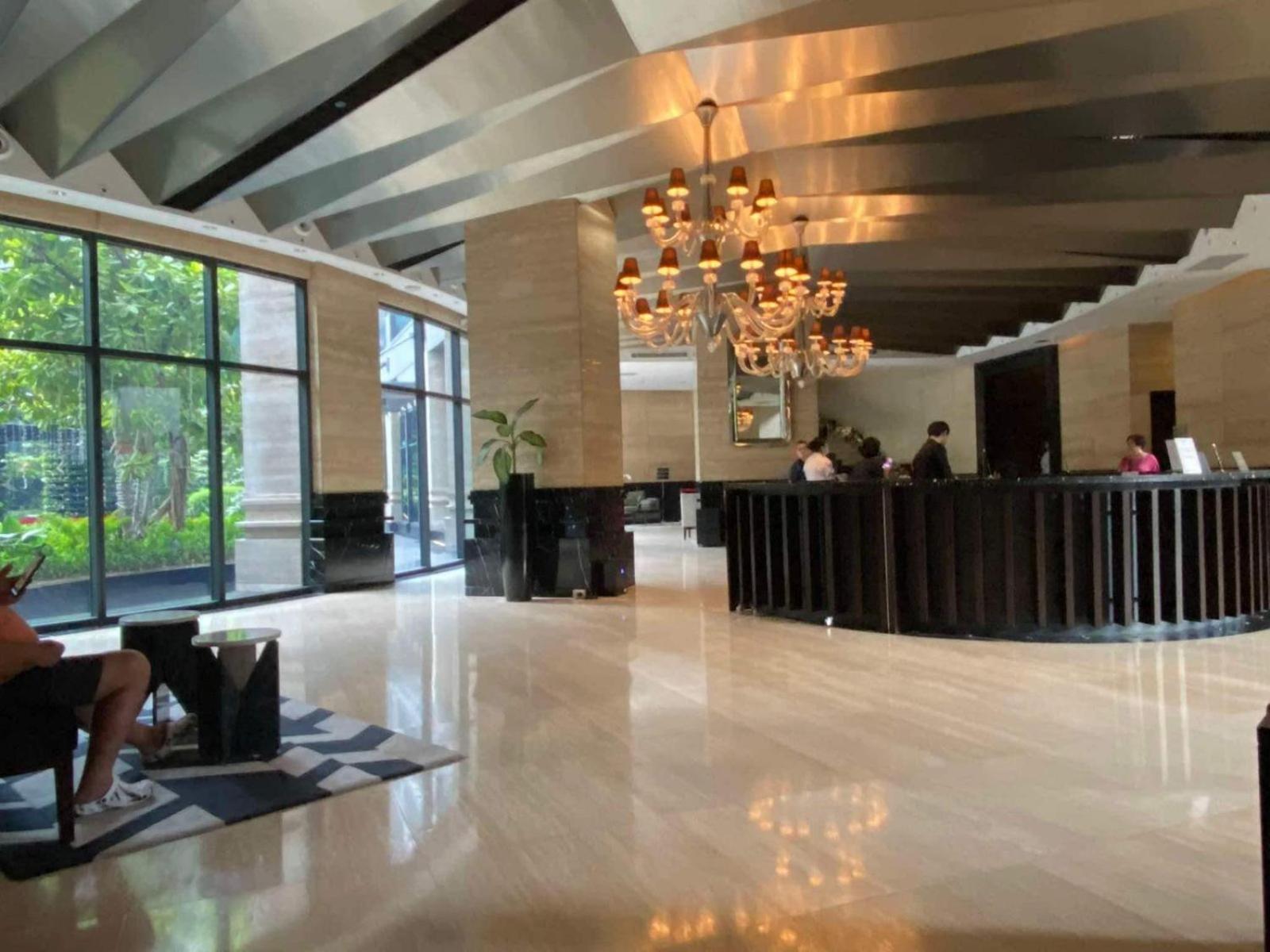 Spacious 1br Near Nightlife And Business Center In Makati Manila
