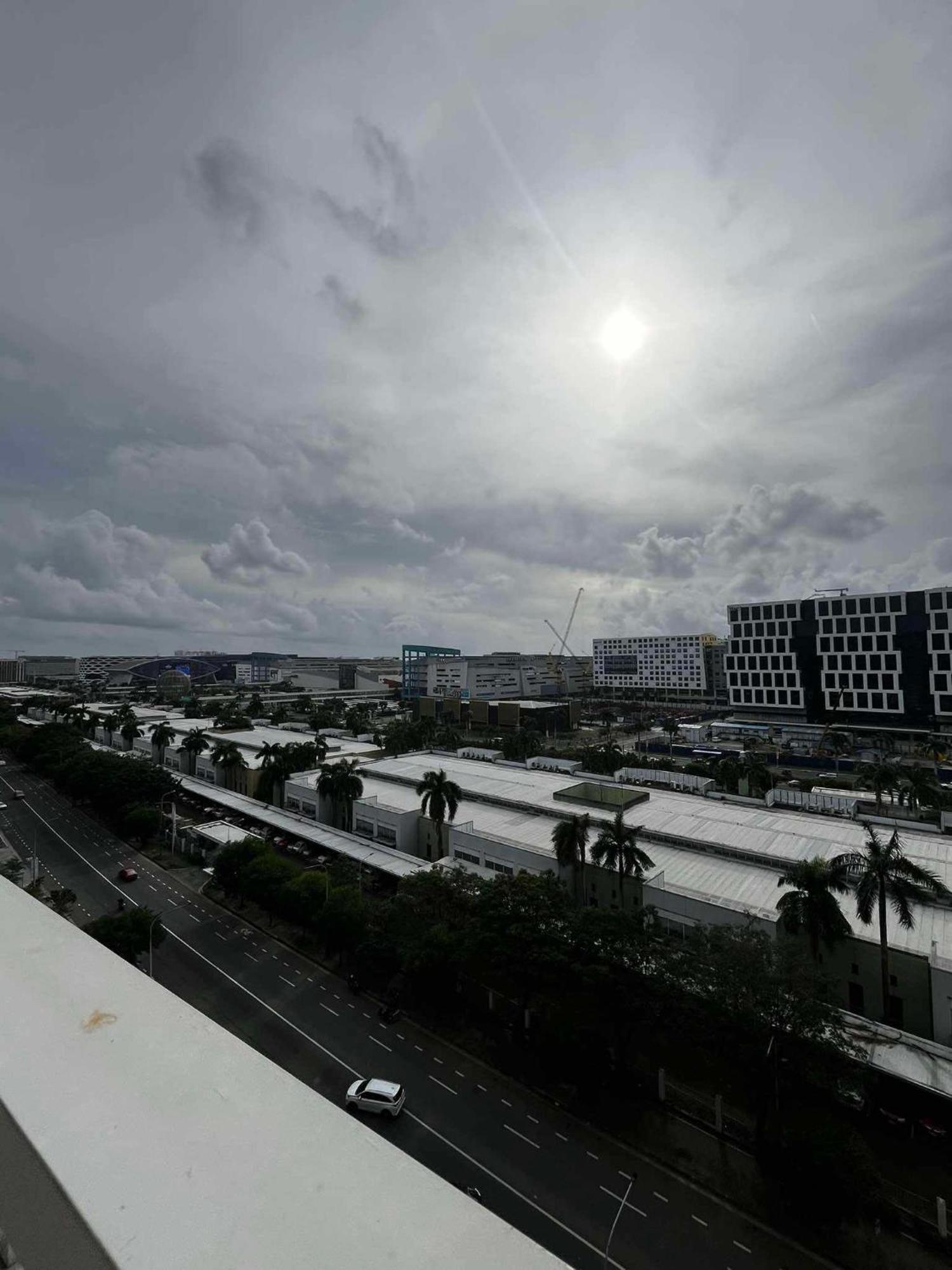 Affordable Staycation At Shore Residences Near Moa And Naia Manila