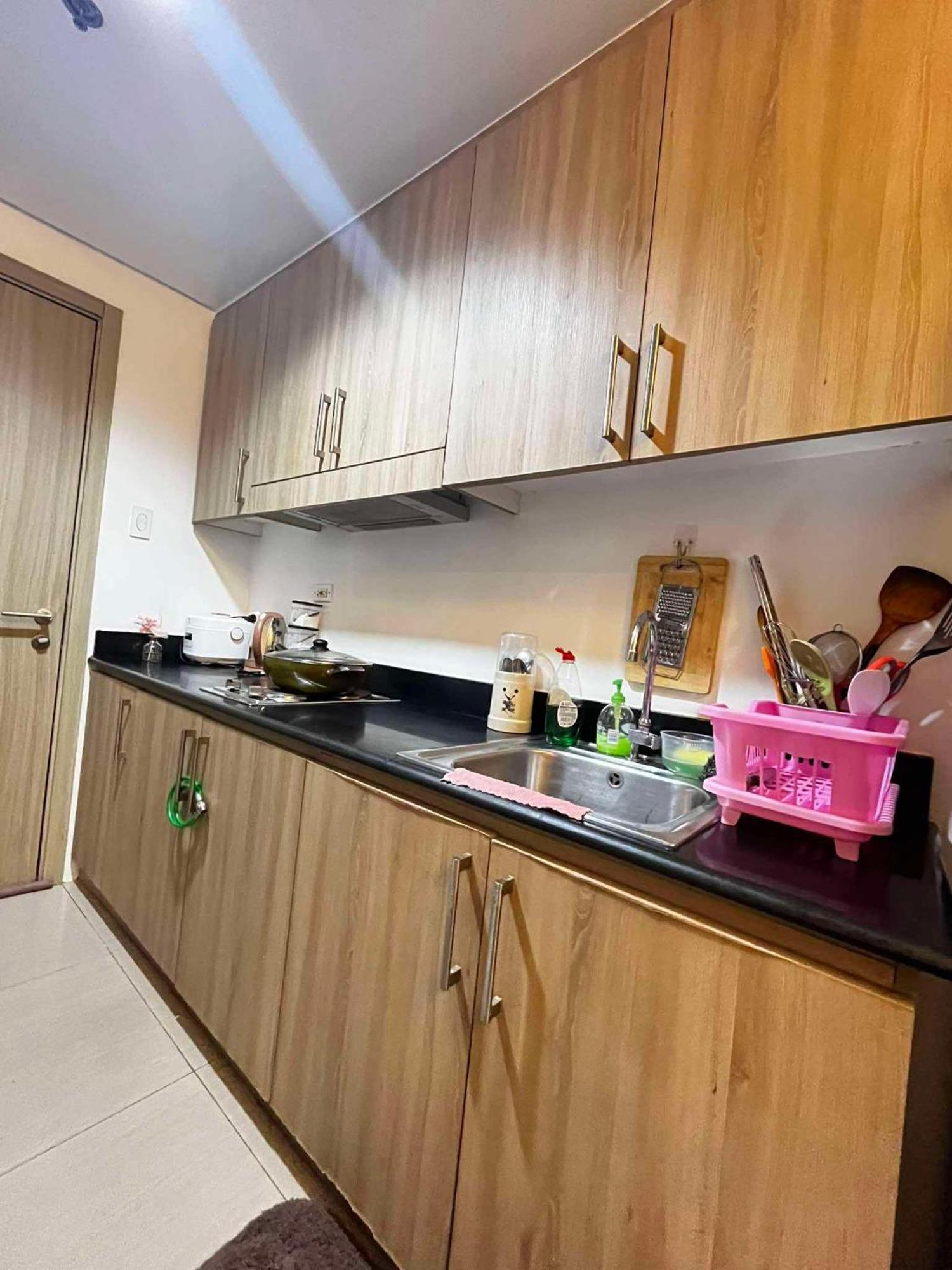 Aparthotel Affordable Staycation At Shore Residences Near Moa And Naia