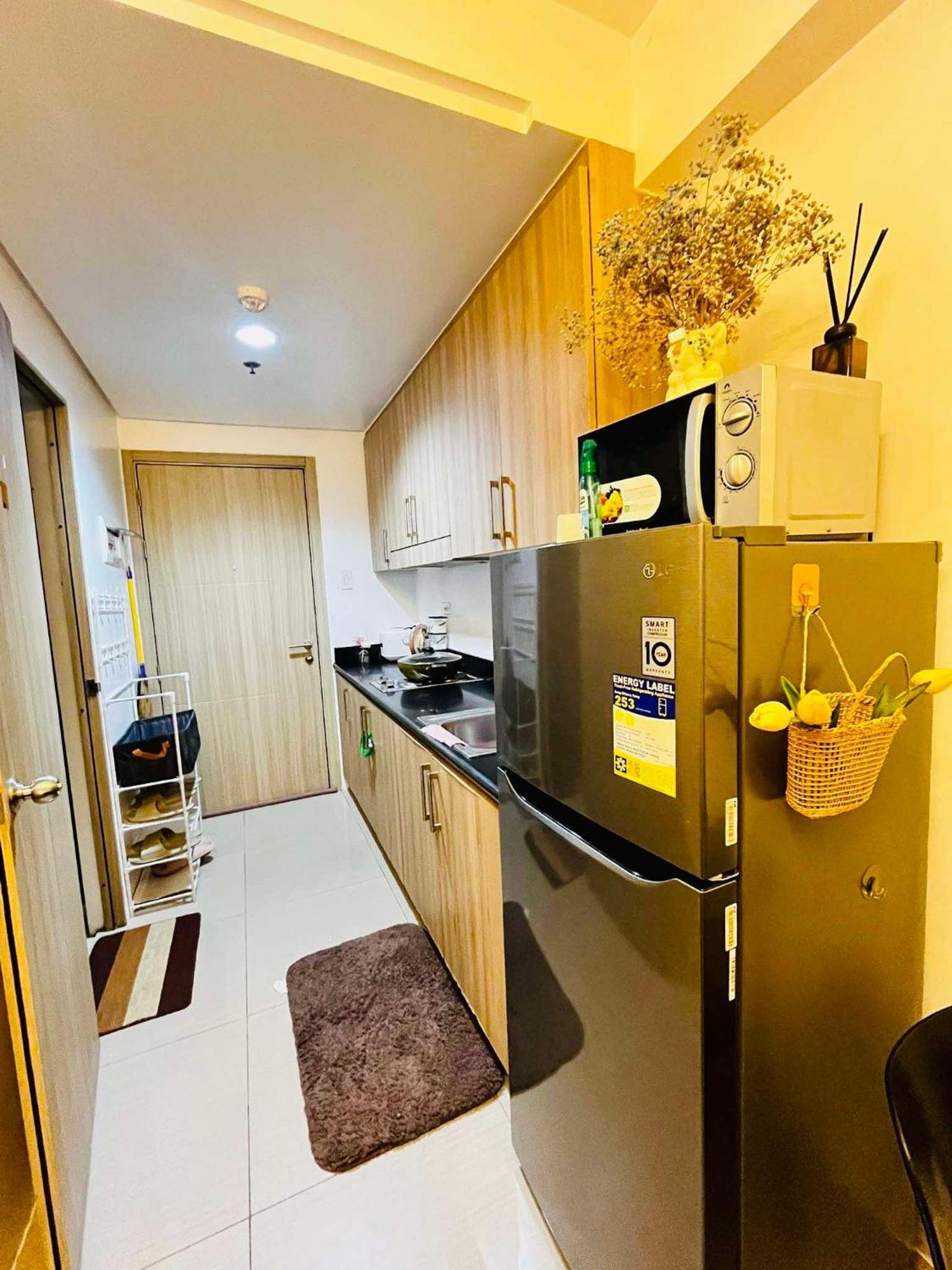 Aparthotel Affordable Staycation At Shore Residences Near Moa And Naia