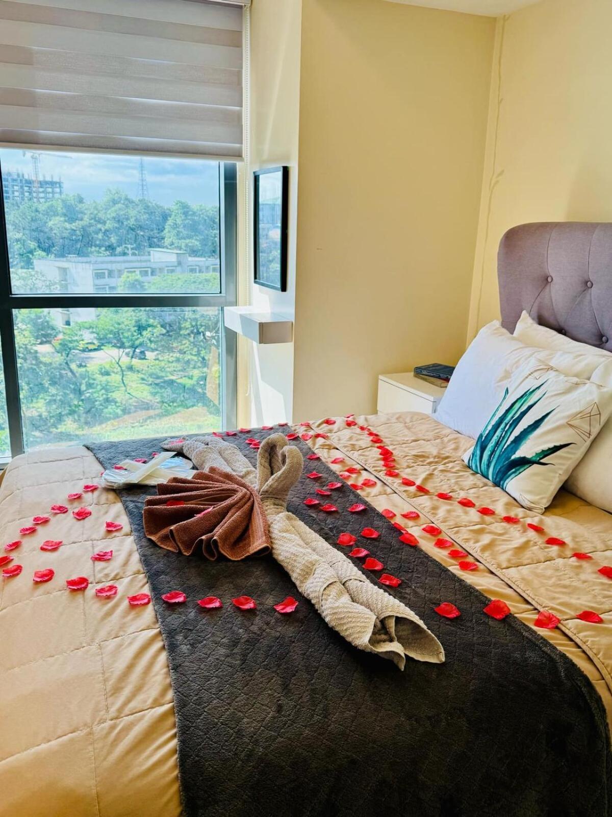 Cozy Viceroy 1br, Walk To Venice Mall Manila