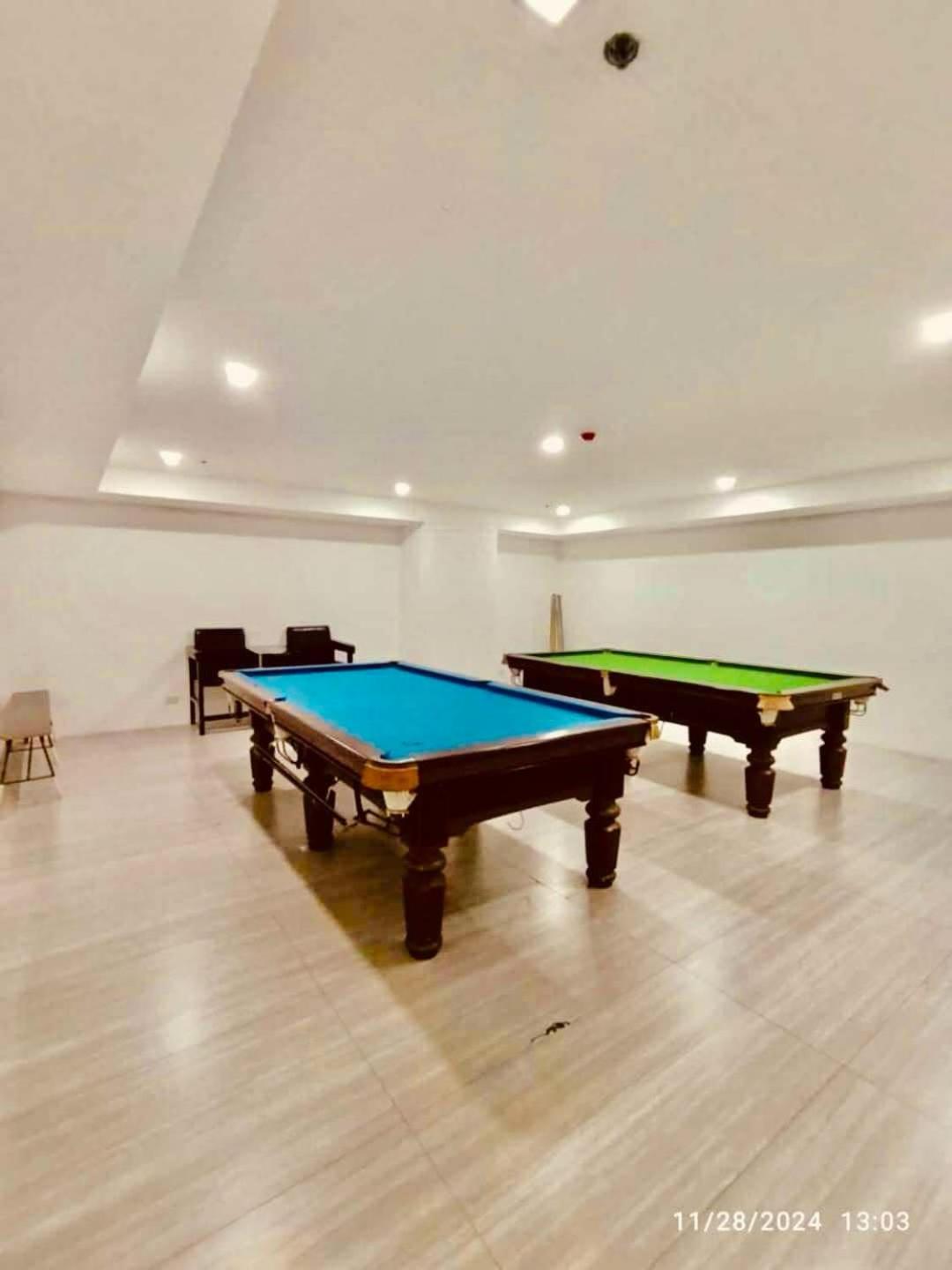 Studio 203 T2 Sunshine100 Wifi 65Inchestv Poolaccess Billiard * Manila