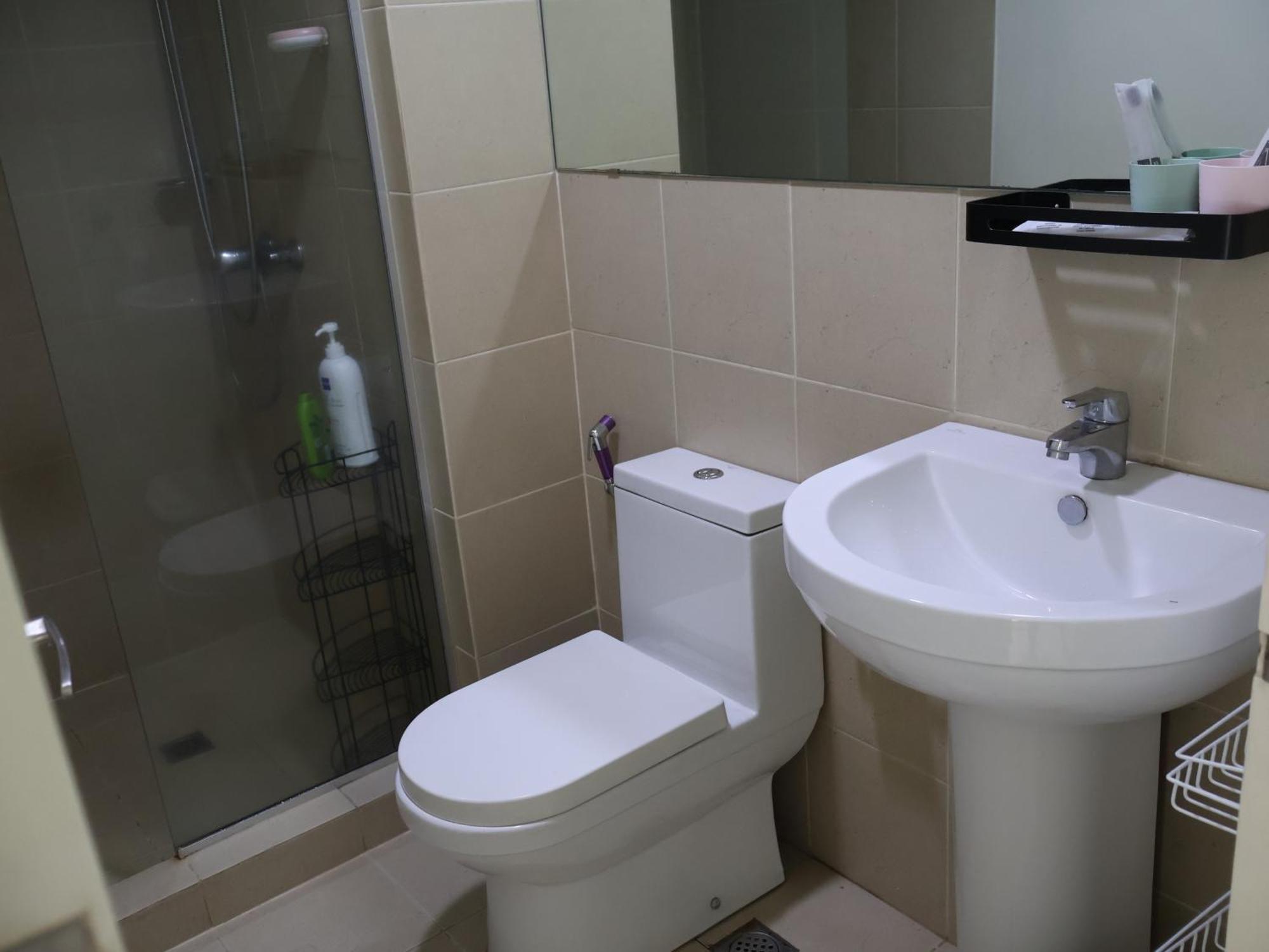 Simple&convience 1br In Bgc Near Hight Street Sm Aura Apartment