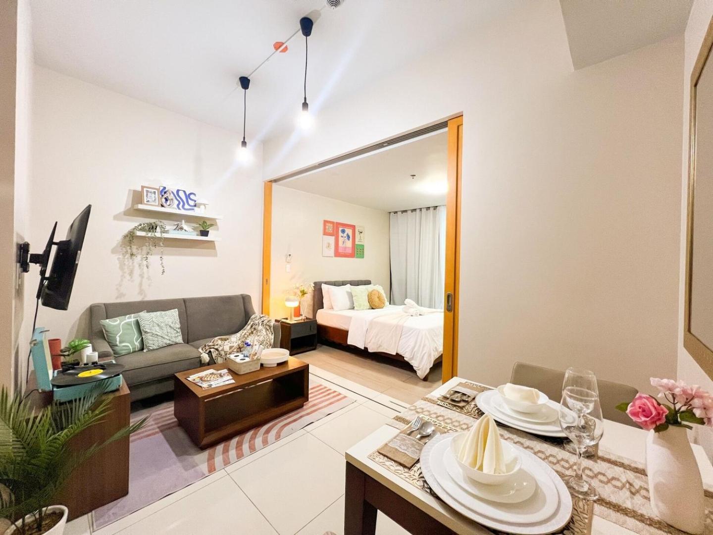 Bgc Staycation: 1br Uptown Area #ournw12d Holiday home Manila