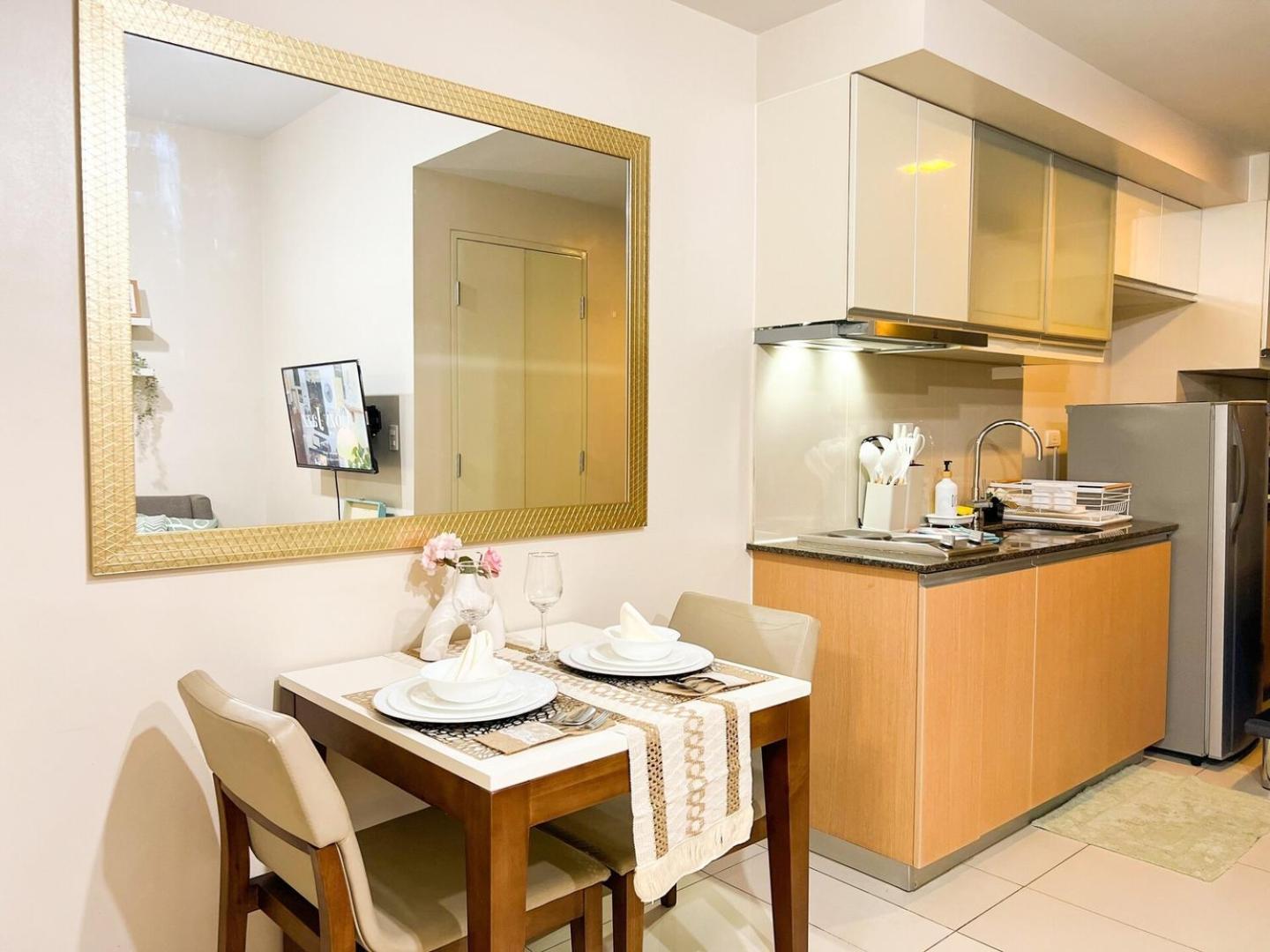 Bgc Staycation: 1br Uptown Area #ournw12d Holiday home