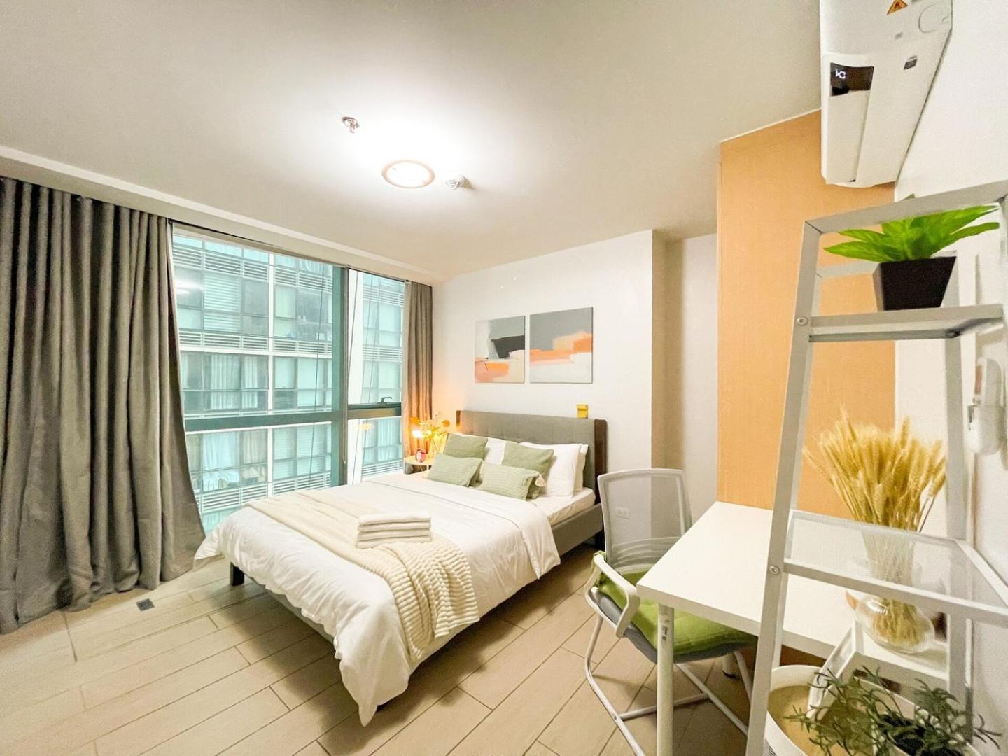 Holiday home Prime Bgc At Uptown Area #oursw11g *