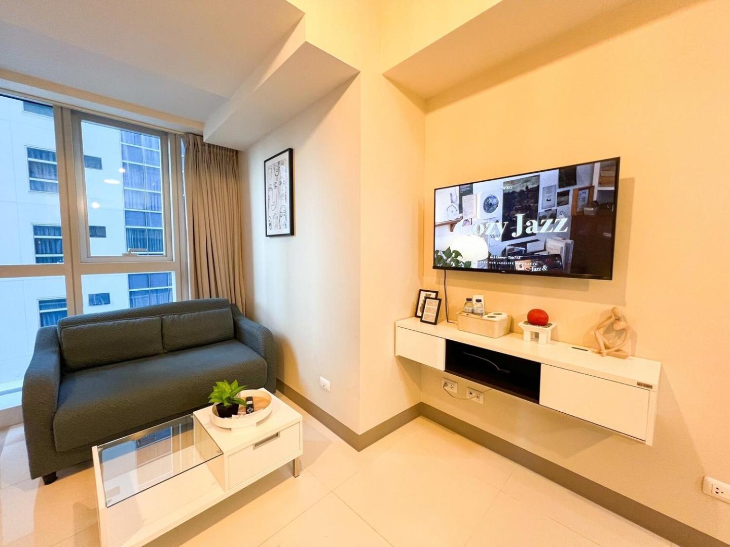 Holiday home Luxury Bgc Across Mitsukoshi #upt112b Manila