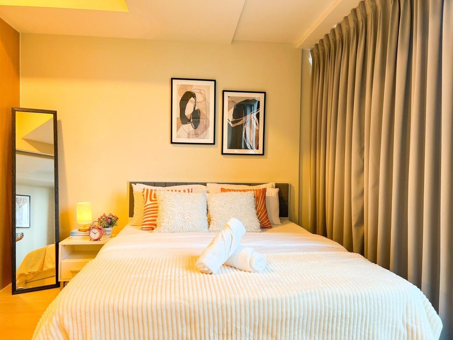 Holiday home Luxury Bgc Across Mitsukoshi #upt112b