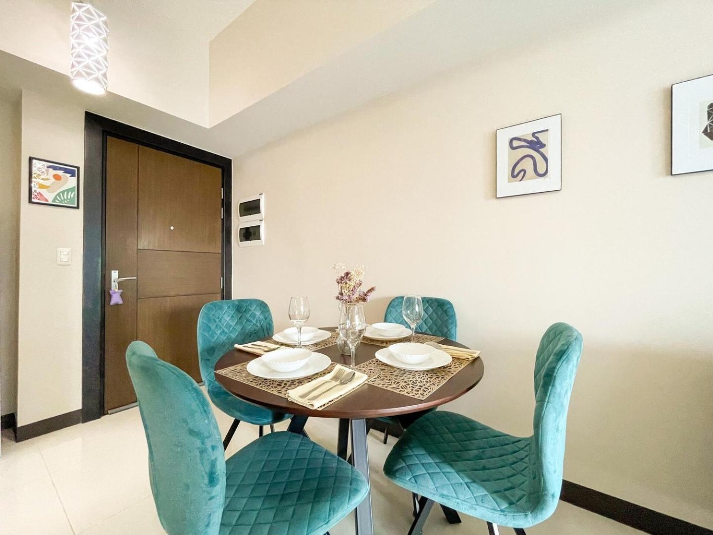 Apartment Chic Bgc Near Uptown Parade #upt124r Manila