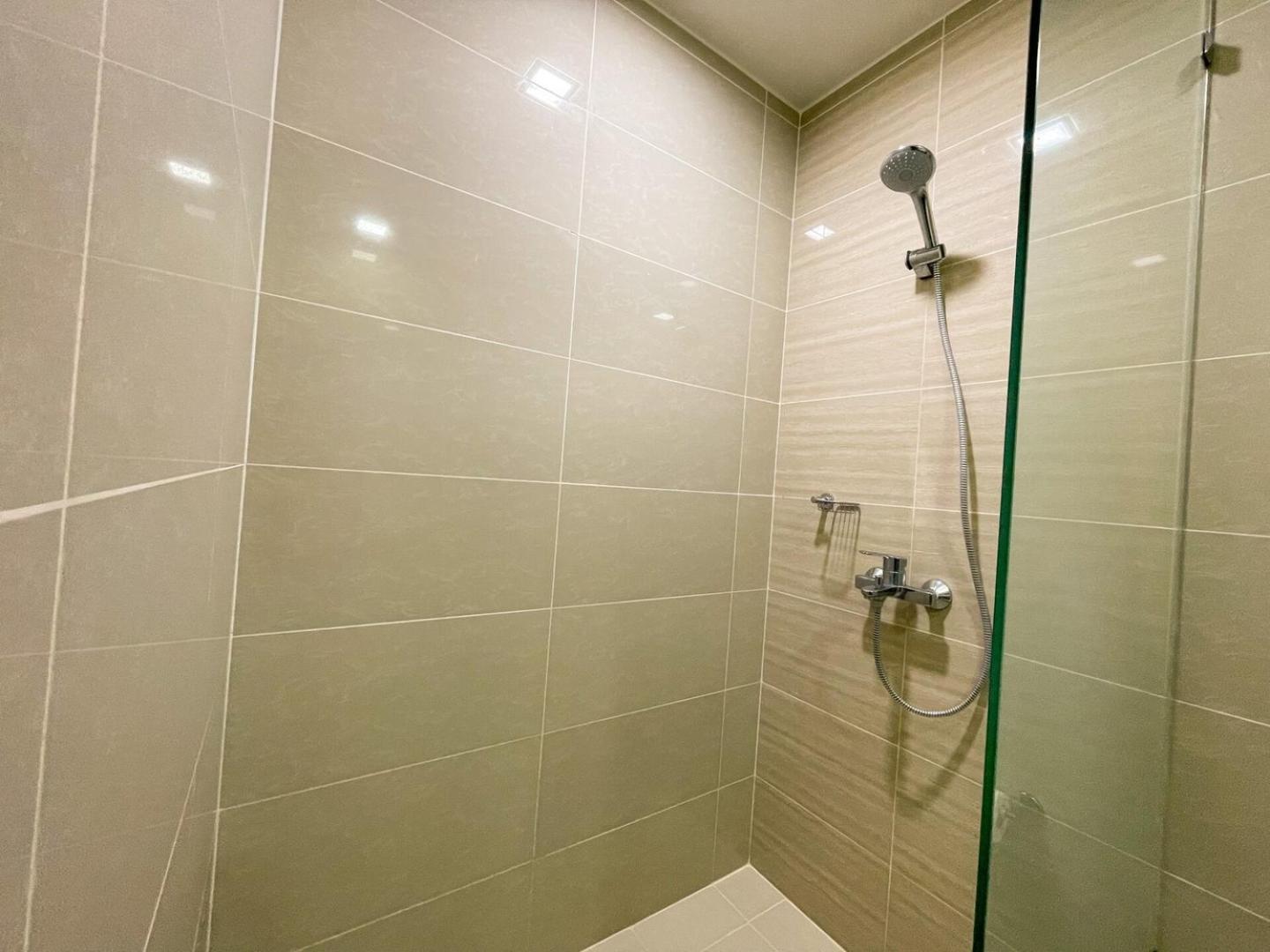 Apartment Chic Bgc Near Uptown Parade #upt124r *