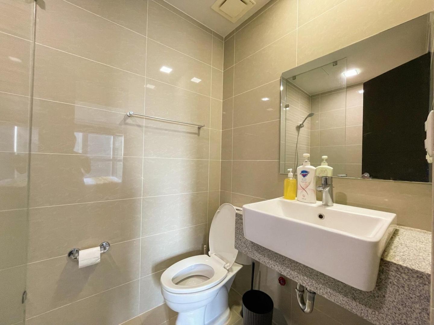 Apartment Chic Bgc Near Uptown Parade #upt124r *