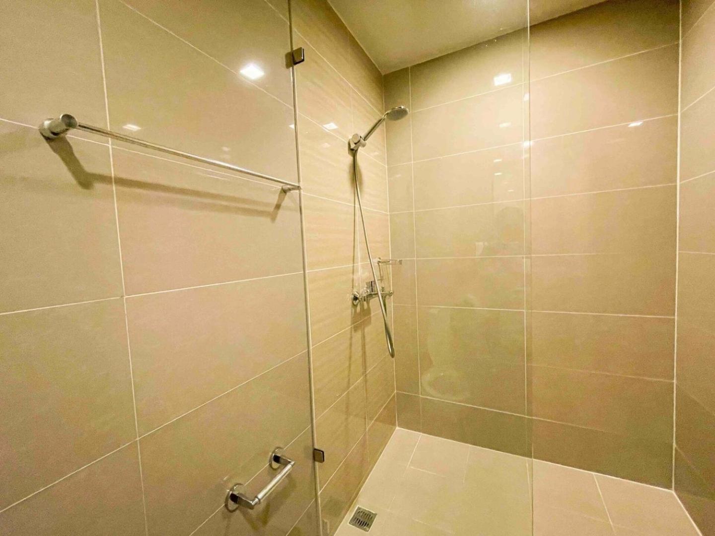 Exclusive Bgc At Uptown Area #upt136d Apartment Manila