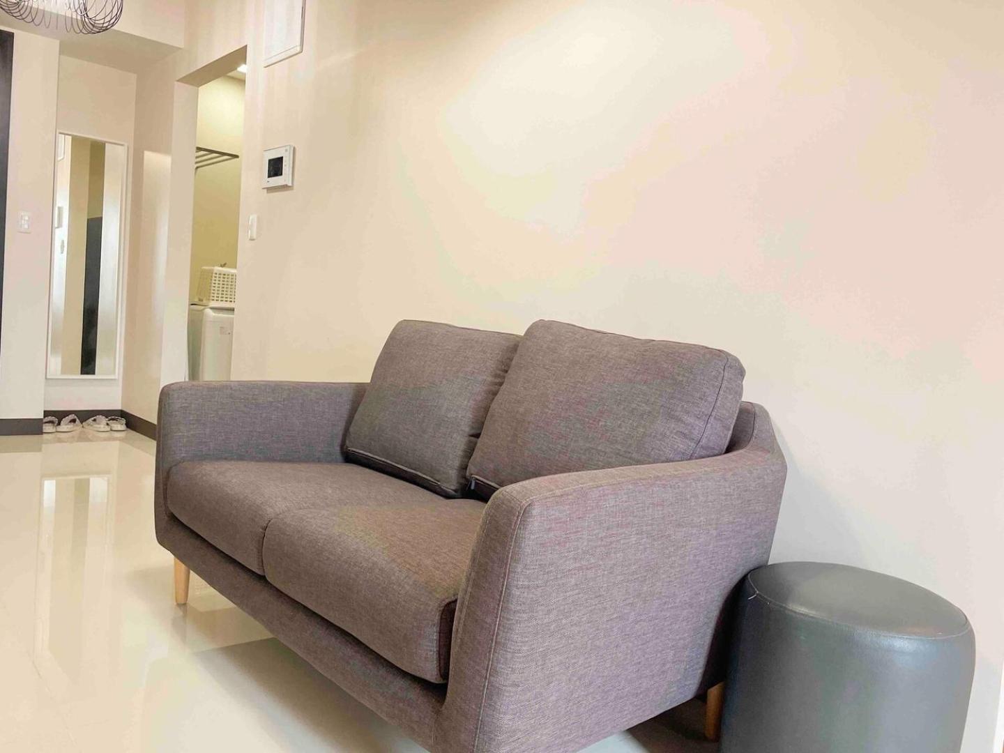 Exclusive Bgc At Uptown Area #upt136d Apartment