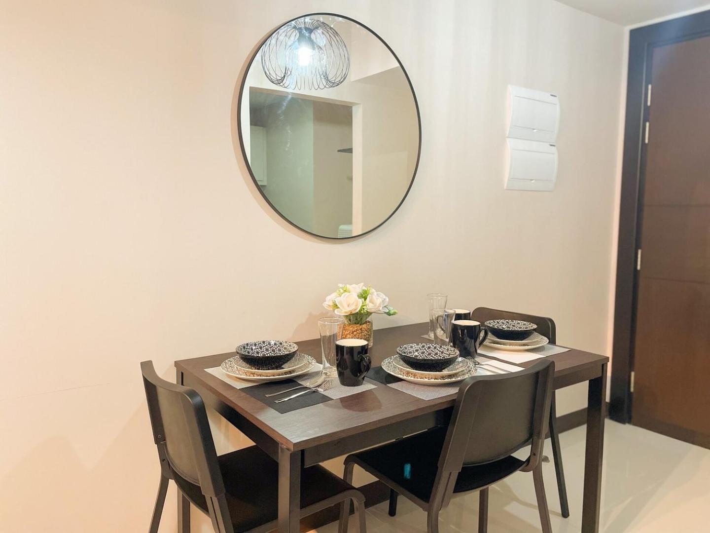Exclusive Bgc At Uptown Area #upt136d Apartment Manila