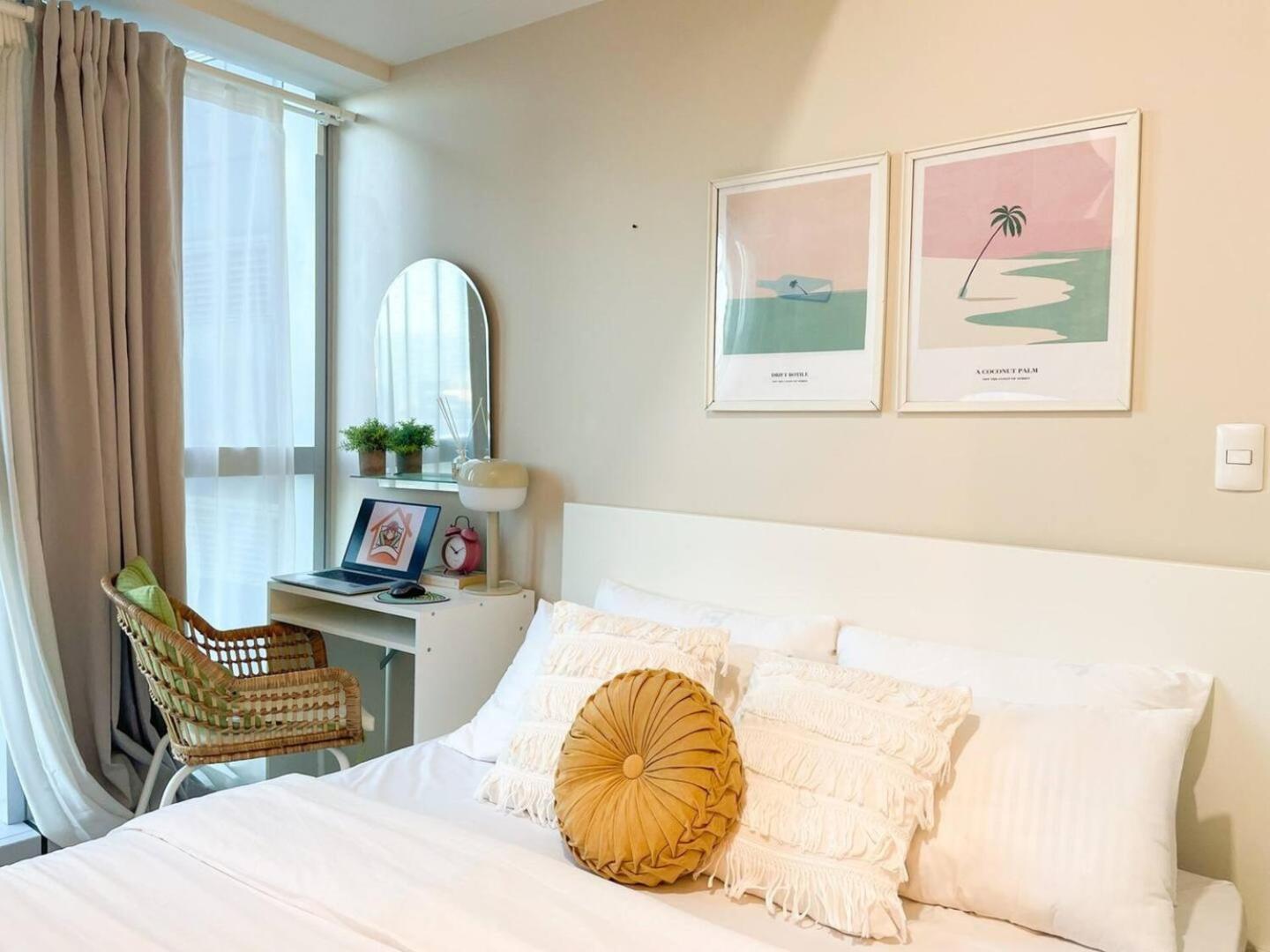 Luxurious Modern Bgc At Uptown #upt131h * Manila
