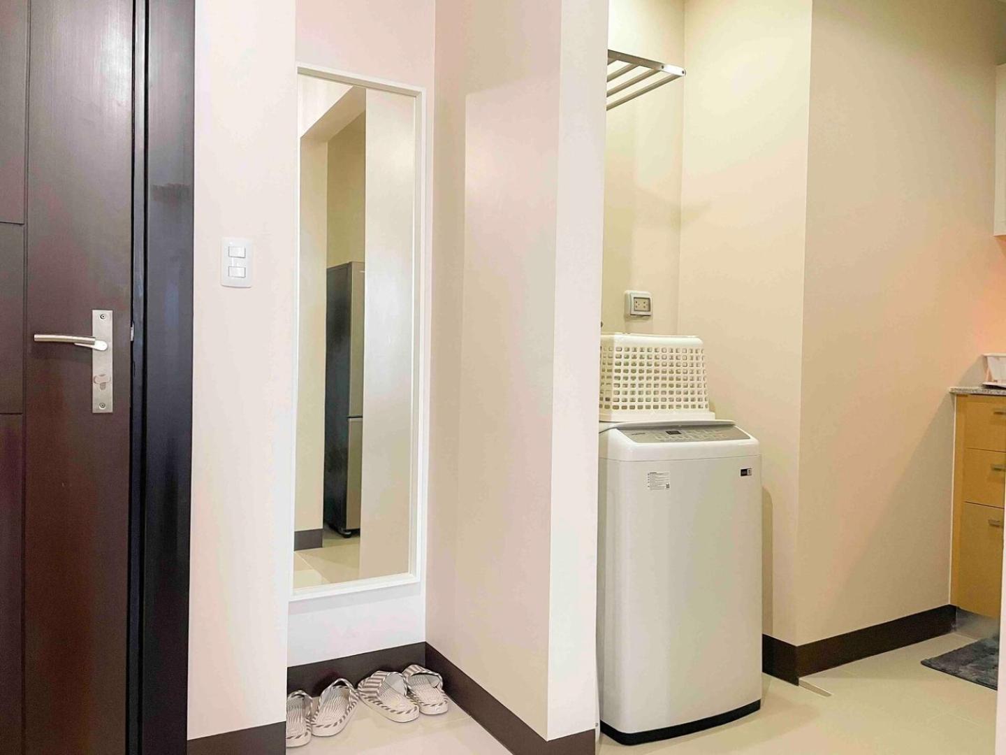 Exclusive Bgc At Uptown Area #upt136d * Manila