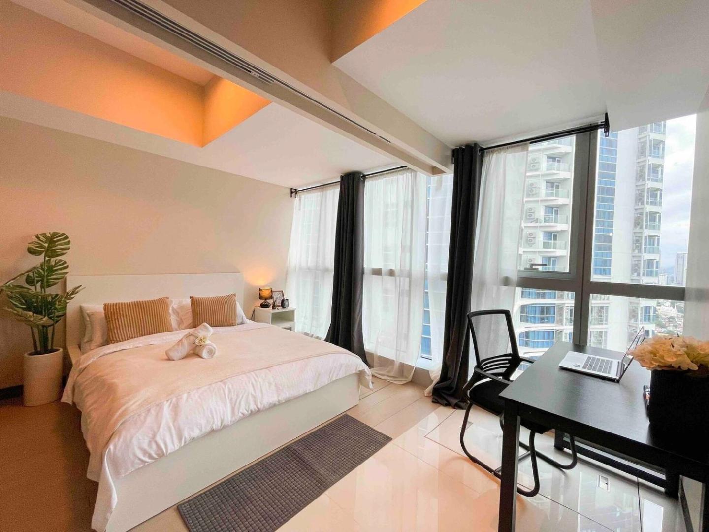 Exclusive Bgc At Uptown Area #upt136d * Manila