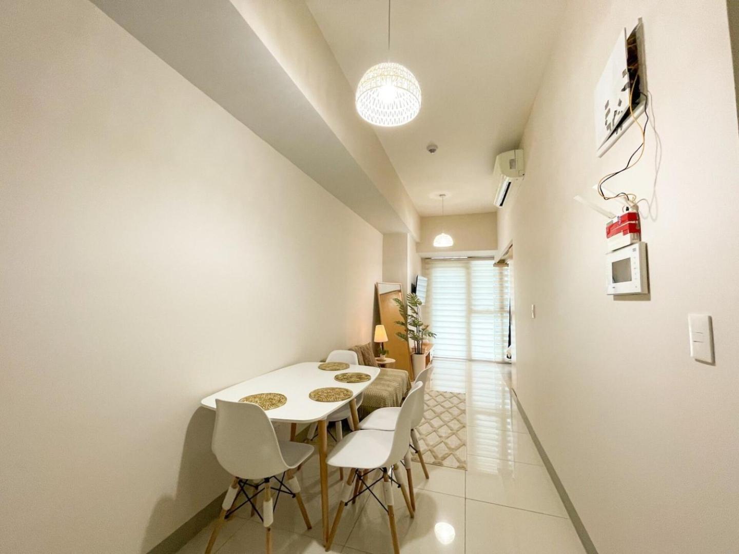 Elegant Bgc Across Mitsukoshi Mall #upt27p Holiday home