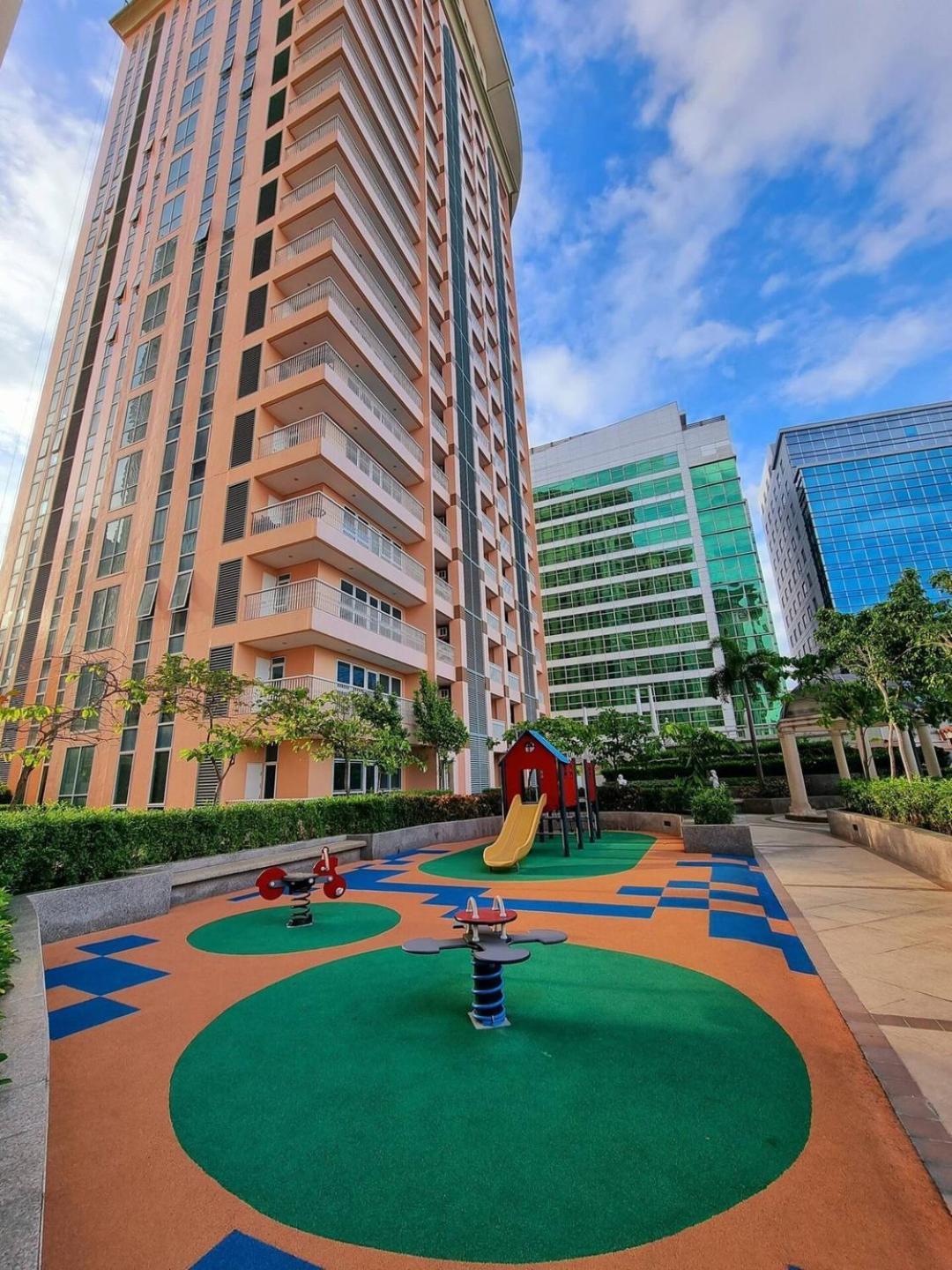 Holiday home Prime Bgc Next To Venice Mall #vlrtc17e *