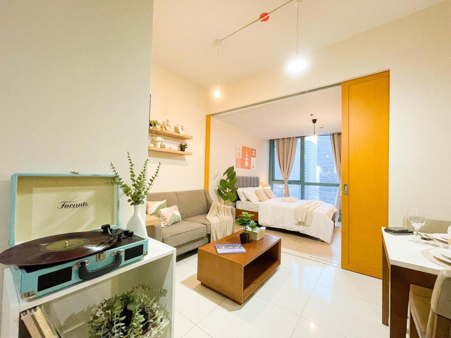 Holiday home Prime Bgc Condo: Uptown Mall & Hyatt #ournw21n