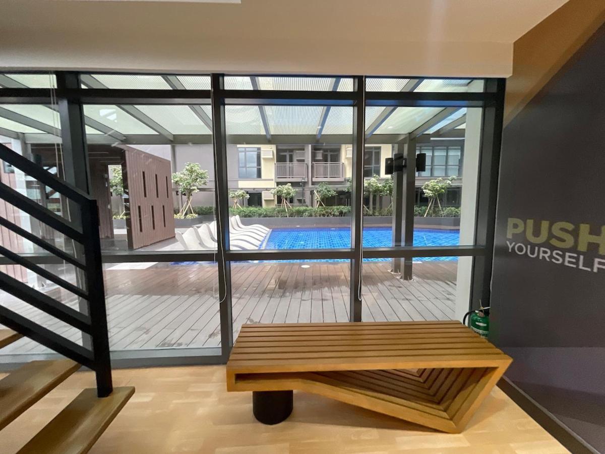 Spacious 1br Near Airport Across Okada, Solaire * Manila