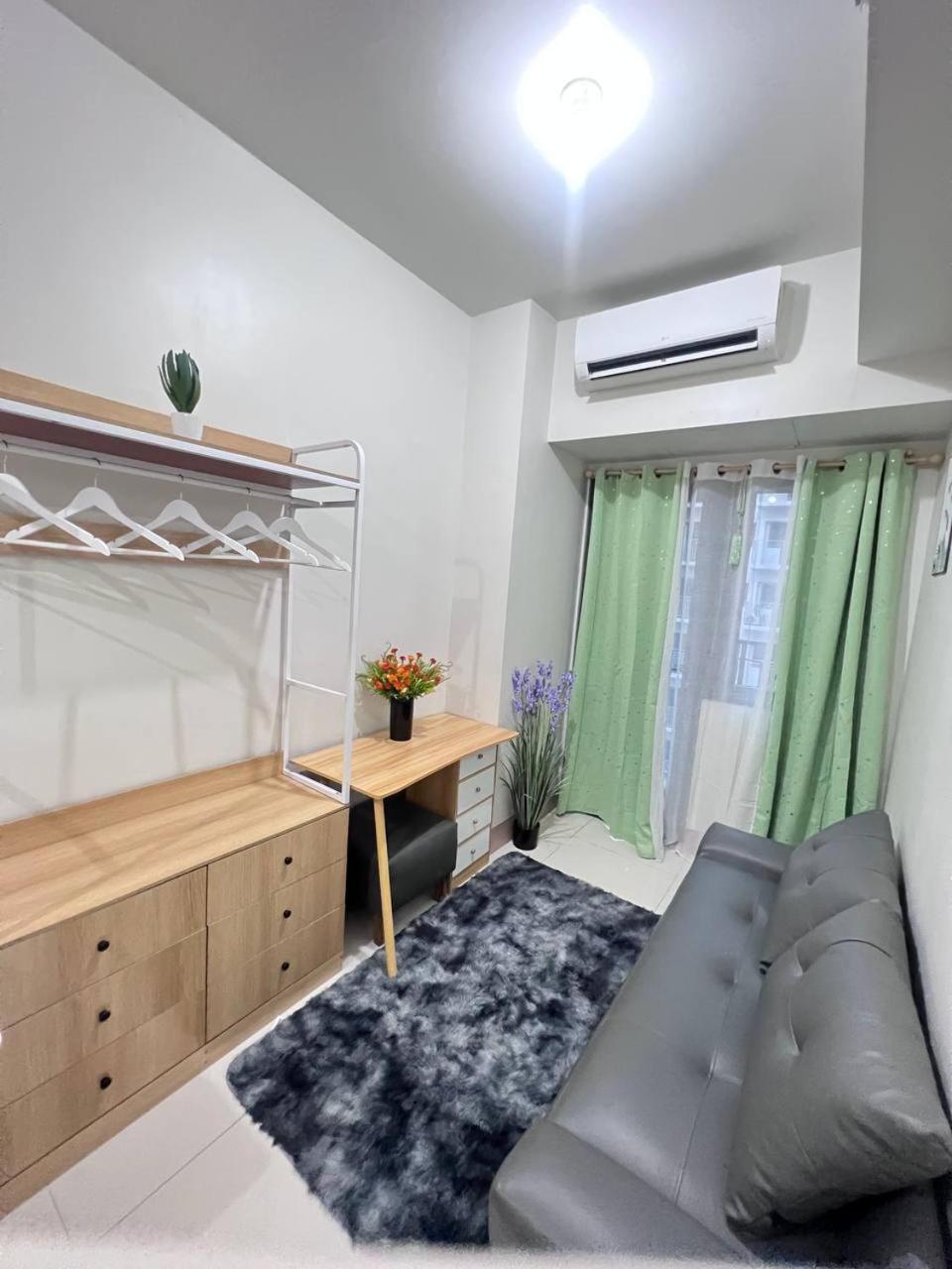 Hotel Unistay Shore 3 Poolview W Balcony Pasay