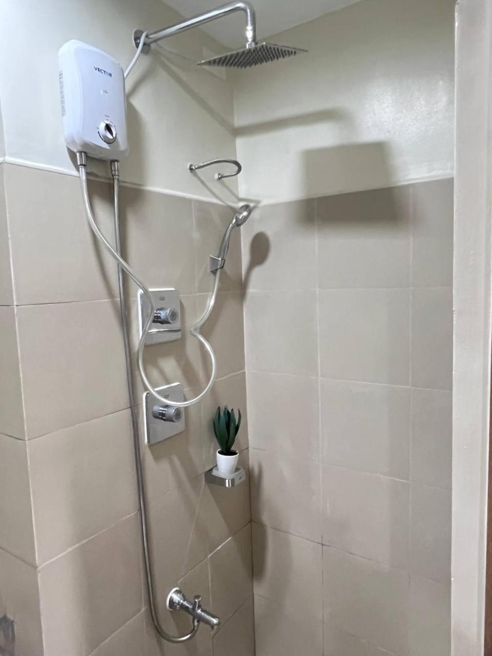 Unistay Shore 3 Tower 2 Pool View Cozy Hotel *